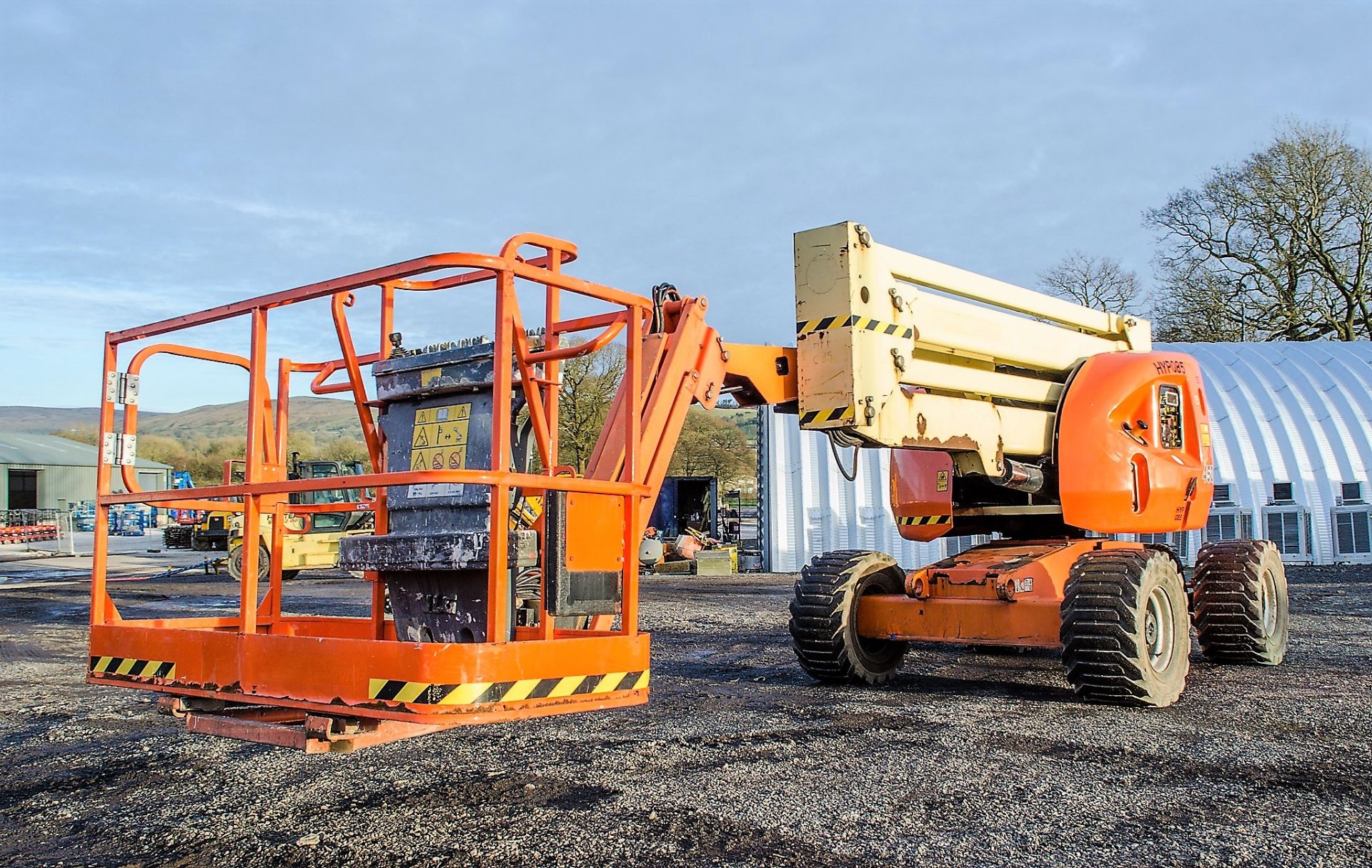 JLG 450AJ diesel driven rough terrain articulated boom access platform Year: 2007 S/N: 5190 Recorded