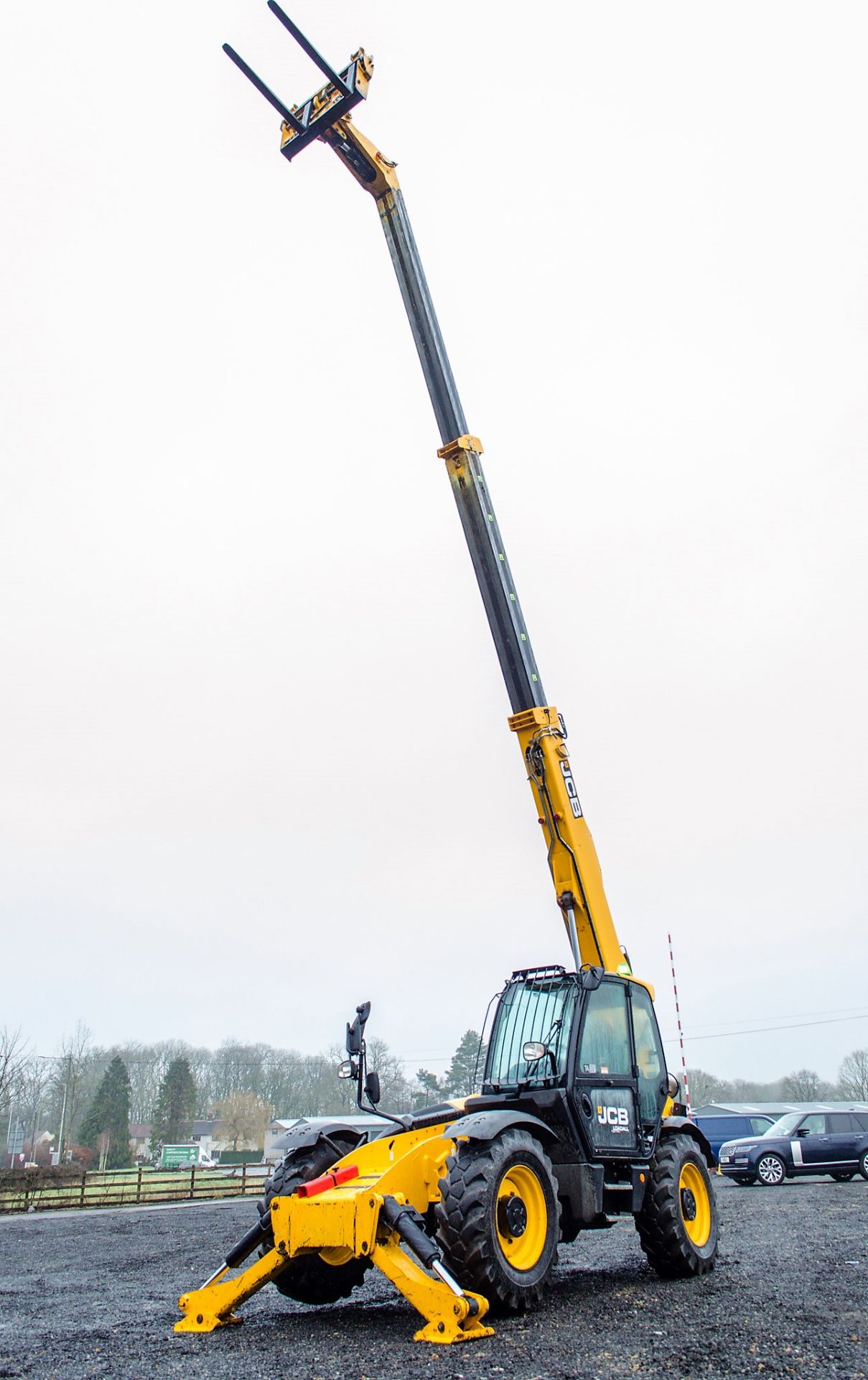 JCB 535-125 Hi-Viz 12.5 metre telescopic handler Year: 2018 S/N: 2726504 Recorded Hours: 3258 c/w - Image 11 of 22