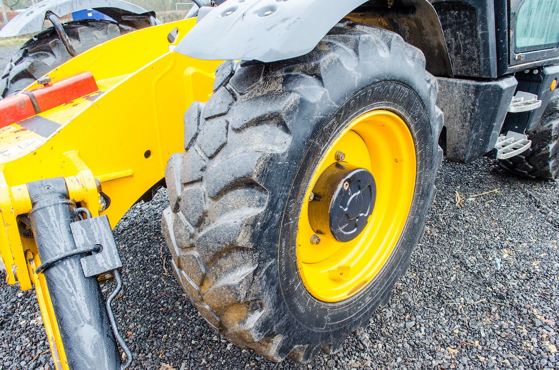 JCB 535-125 Hi-Viz 12.5 metre telescopic handler Year: 2018 S/N: 2573293 Recorded Hours: 3651 c/w - Image 12 of 20