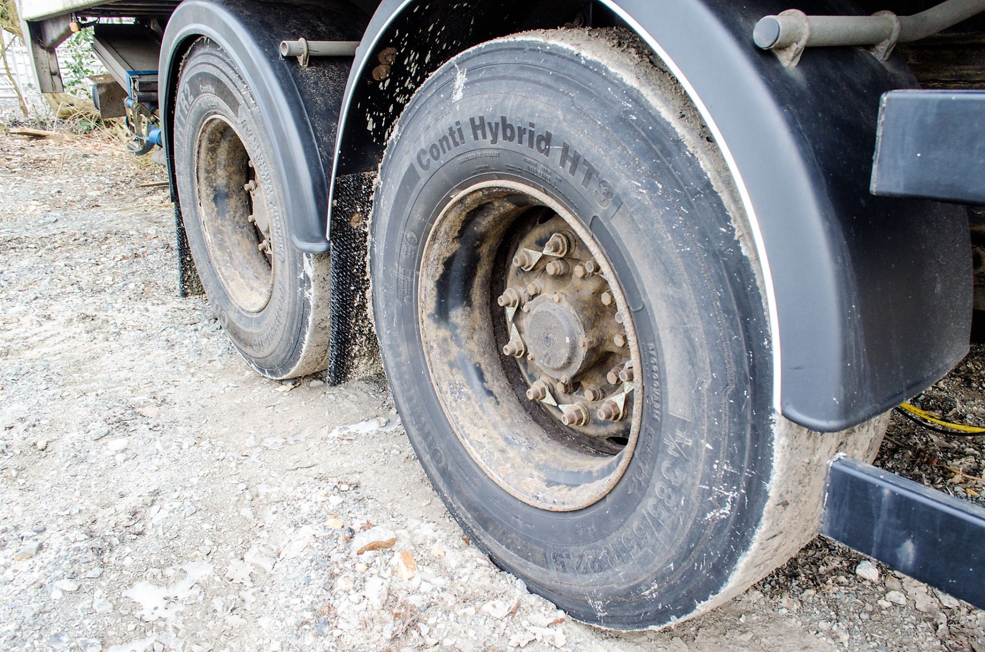 Donbur 12.2 metre tandem axle box trailer  Serial Number: H03900010089 Identification Mark: - Image 9 of 17