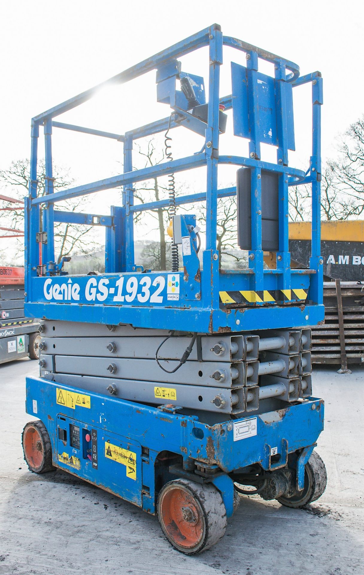 Genie GS 1932 battery electric scissor lift access platform Year: 2015 S/N: 19508 Recorded Hours: - Image 4 of 8