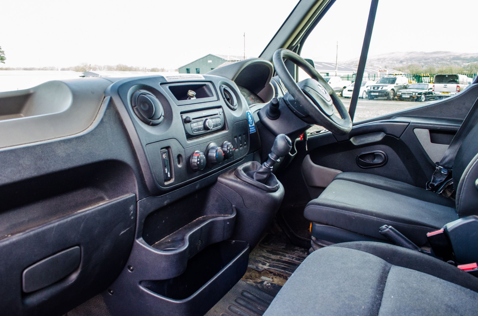 Renault Master Business DCI 135 LM35 diesel driven seat panel van - Image 18 of 21