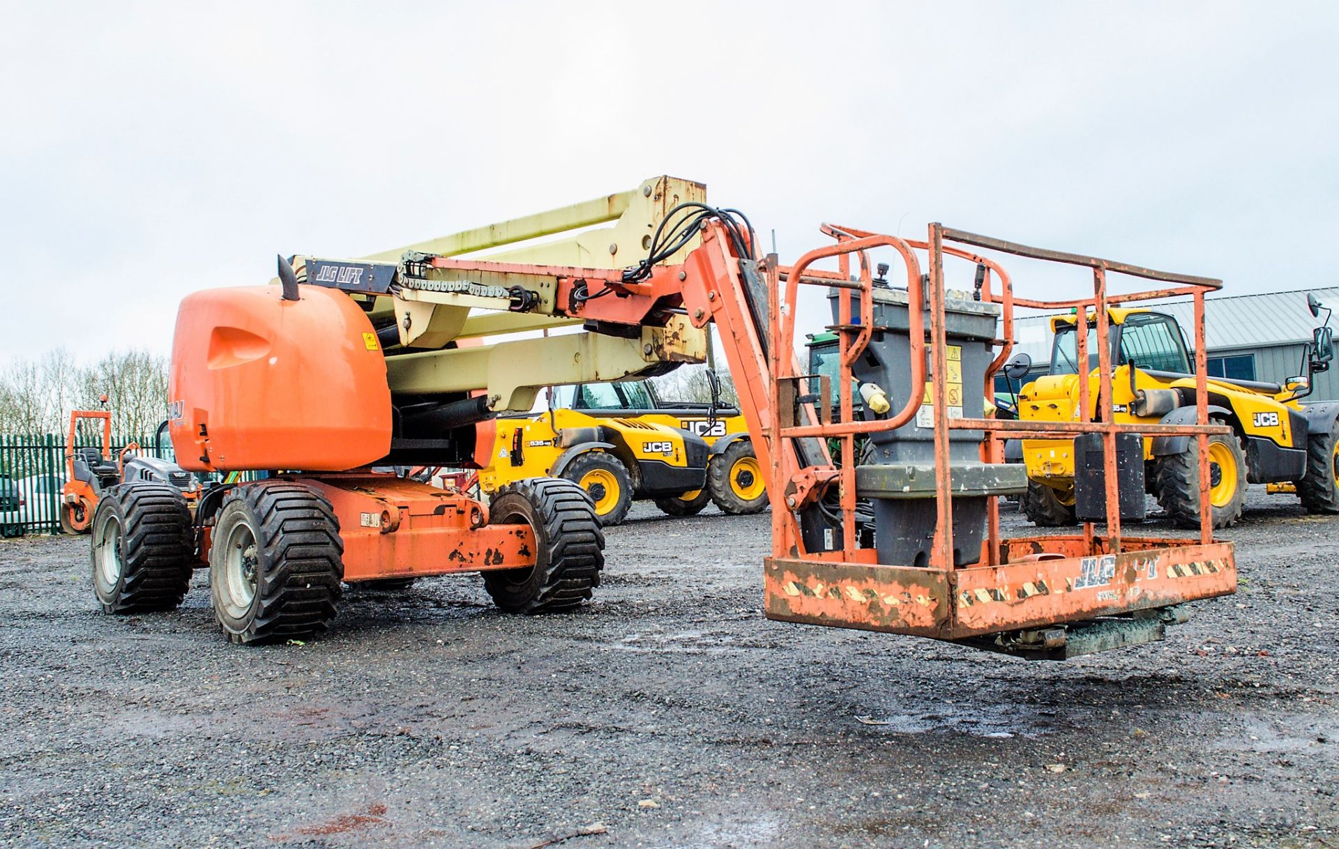 JLG 450AJ Series II diesel driven rough terrain articulated boom access platform Year: 2012 S/N: - Image 2 of 16