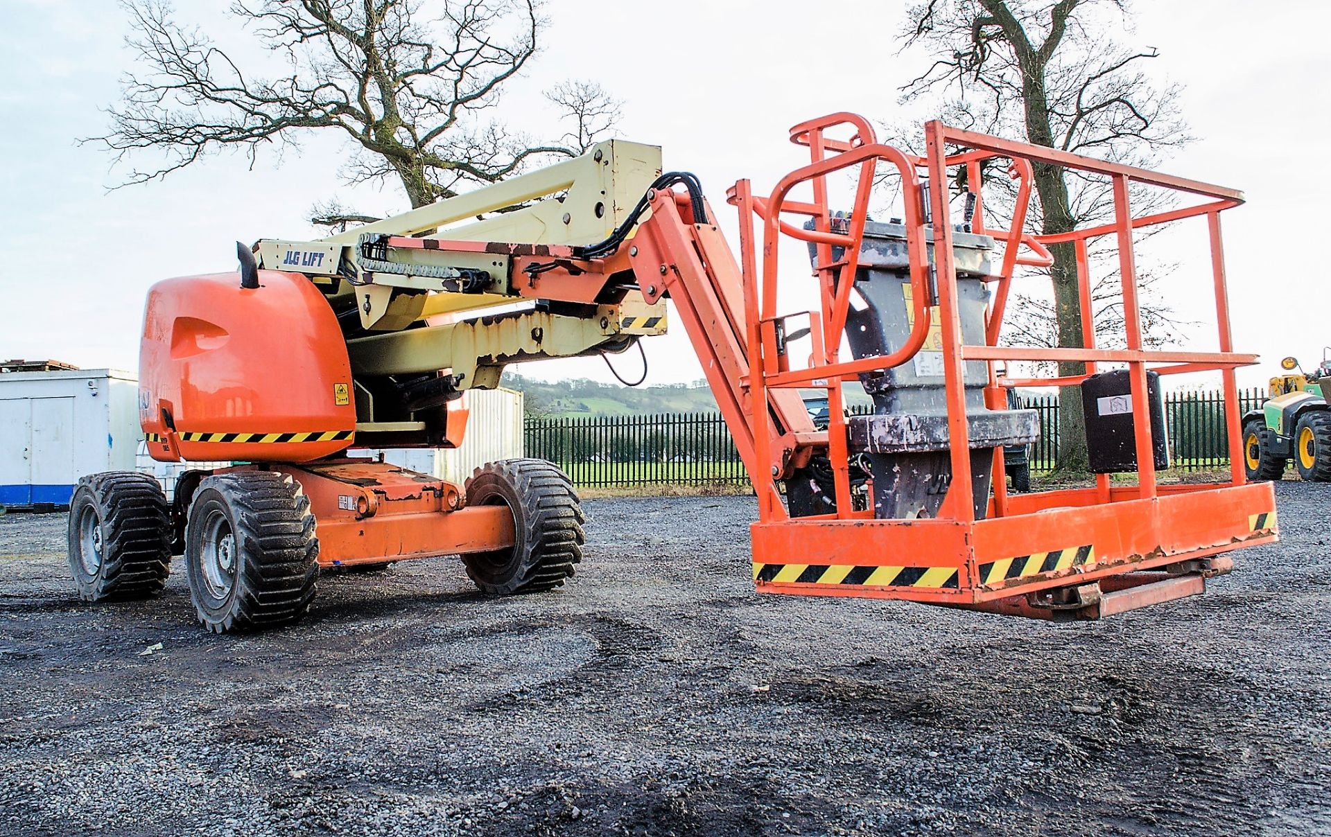JLG 450AJ diesel driven rough terrain articulated boom access platform Year: 2007 S/N: 5190 Recorded - Image 2 of 17