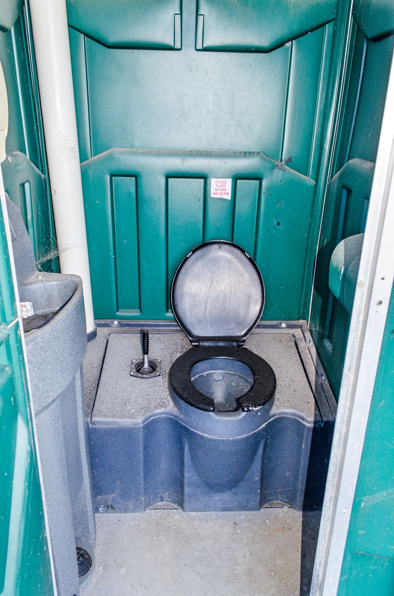 Plastic portable toilet - Image 2 of 2