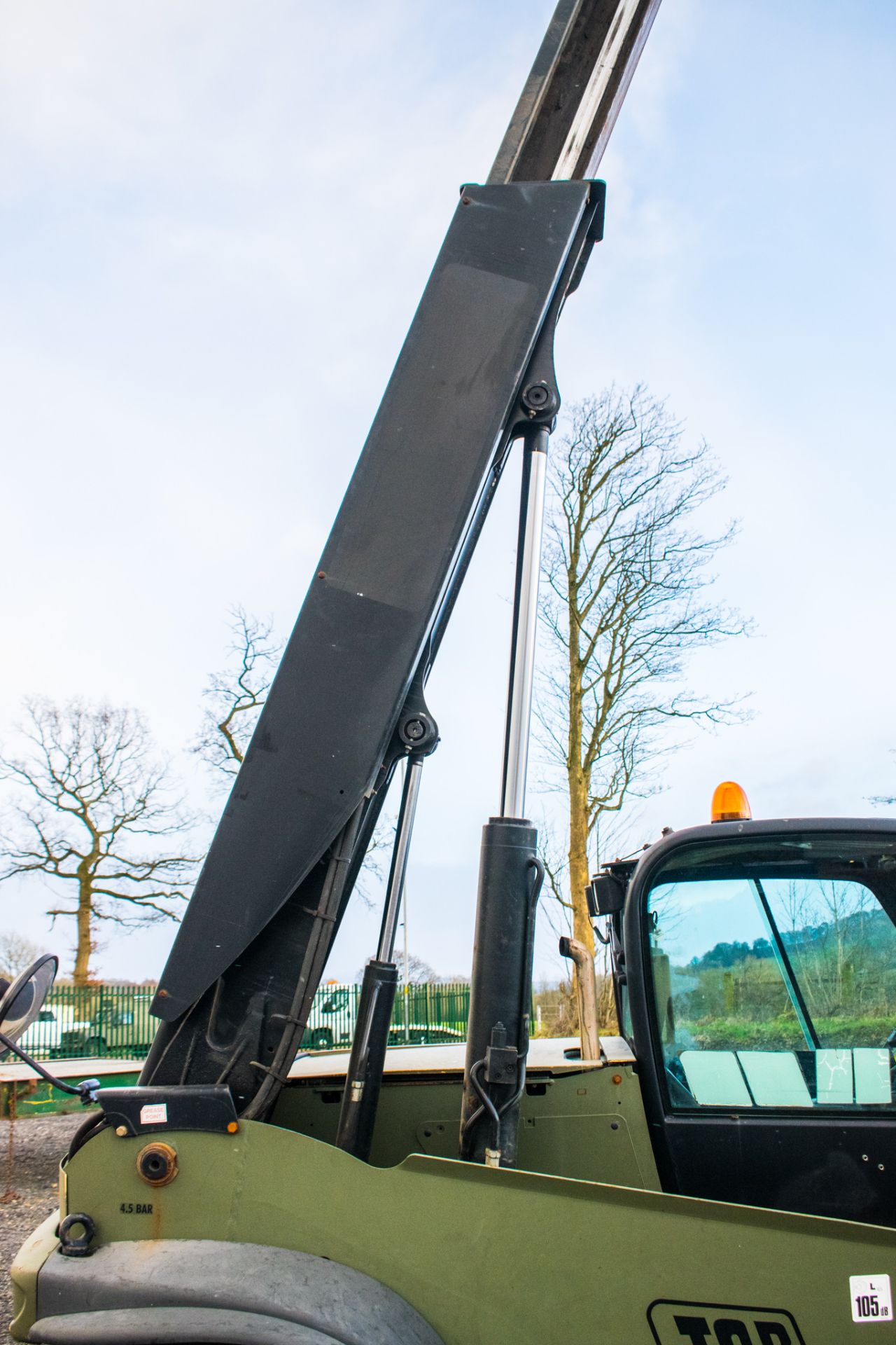 JCB 524 - 50 5 metre telescopic handler  Year: 2007 S/N: 1417221 Recorded Hours: 2999 Ex MOD - Image 15 of 20