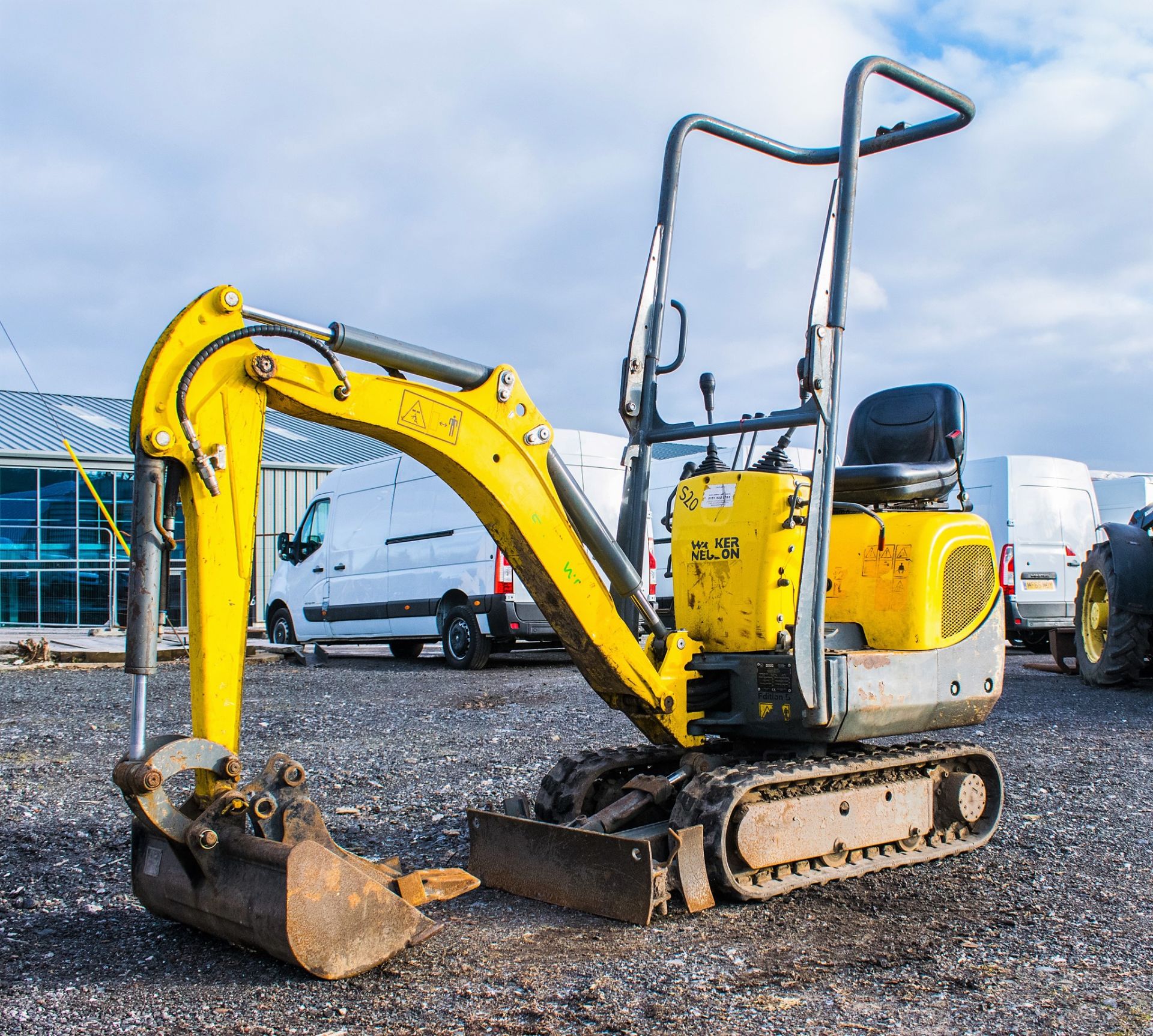 Wacker Neuson E08 0.75 tonne micro digger  Year: 2017 S/N: 02020 Rec Hours: 1669 Blade, piped. 2