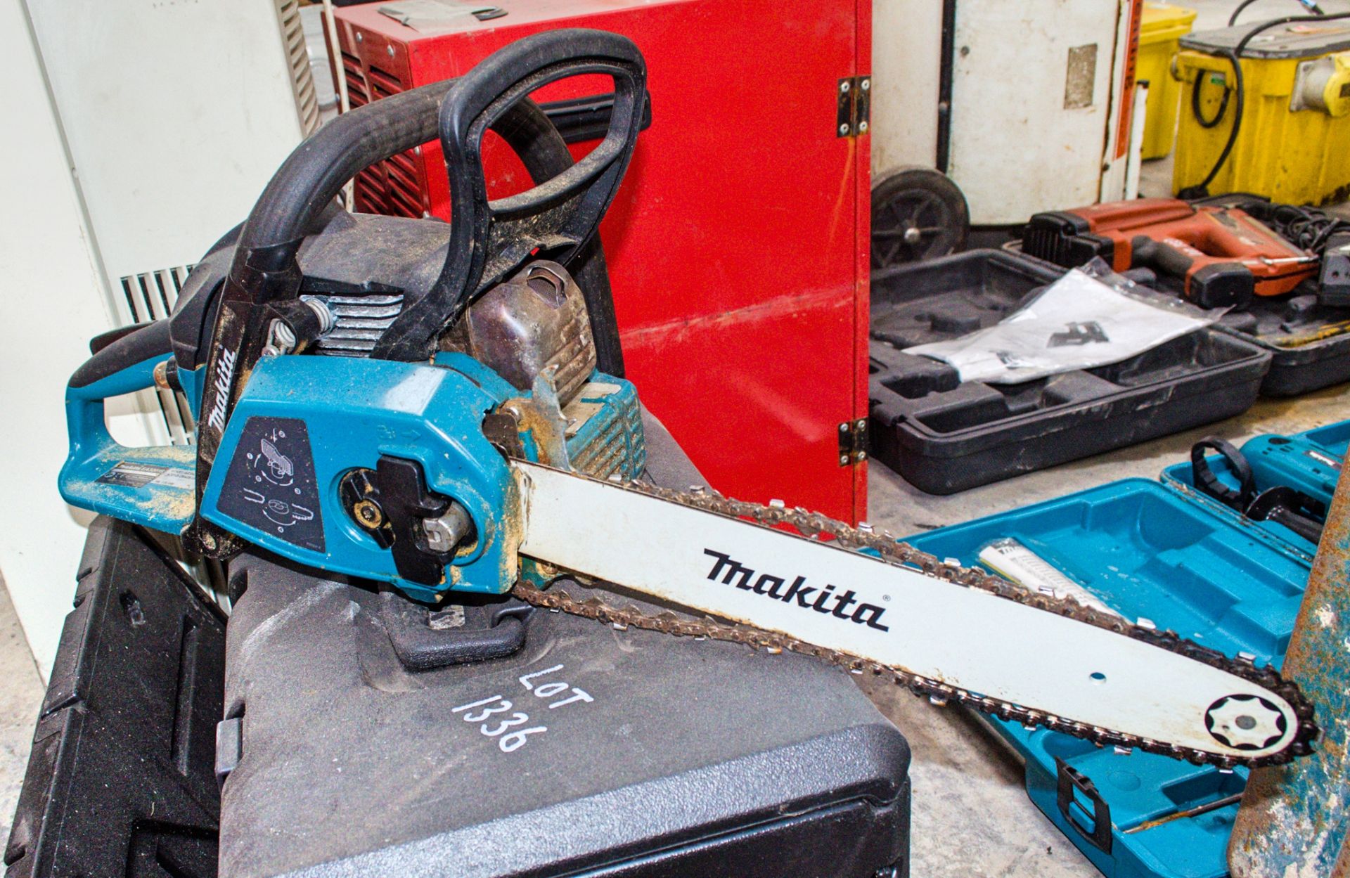 Makita EA3201 petrol driven chainsaw c/w carry case