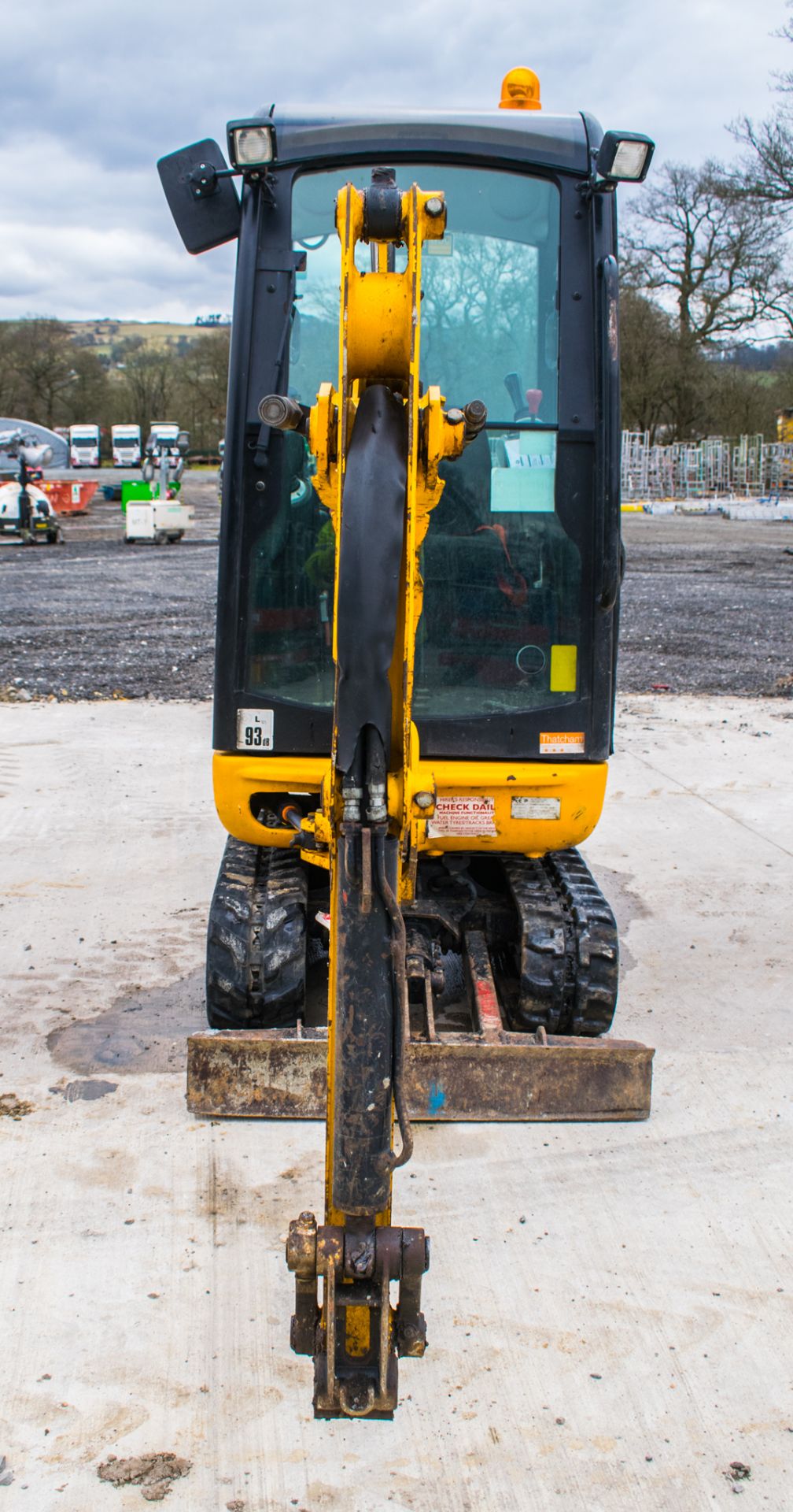 JCB 801.6 1.5 tonne rubber tracked mini excavator Year: 2015 S/N: 2071769 Recorded Hours: 1518 - Image 5 of 17