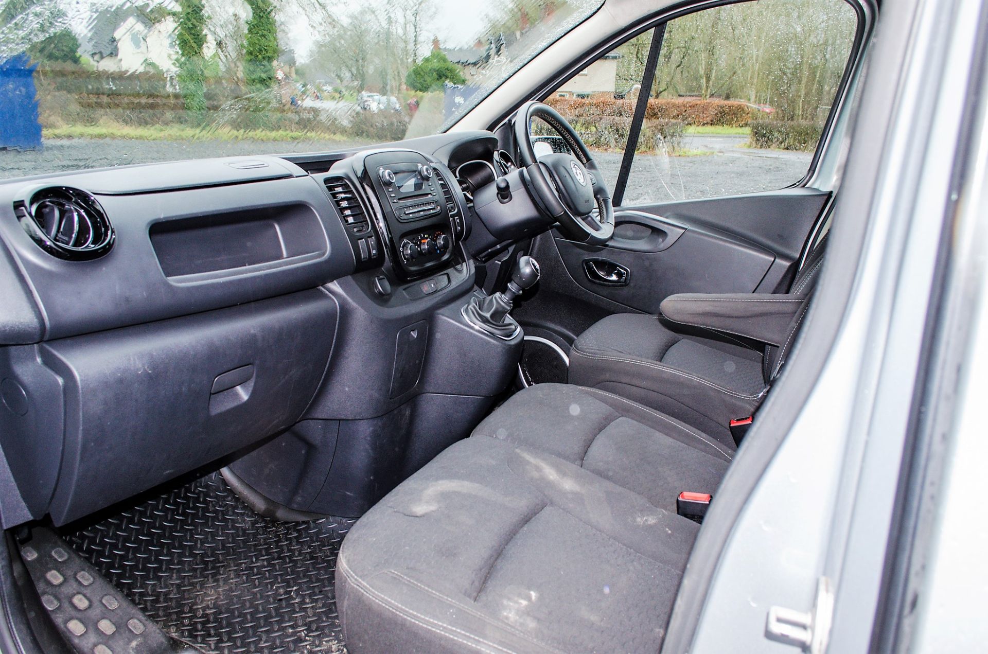 Vauxhall Vivaro 2900 Sportive CDTi 6 speed manual panel 6 seat crew van Registration Number: FA16 - Image 15 of 24
