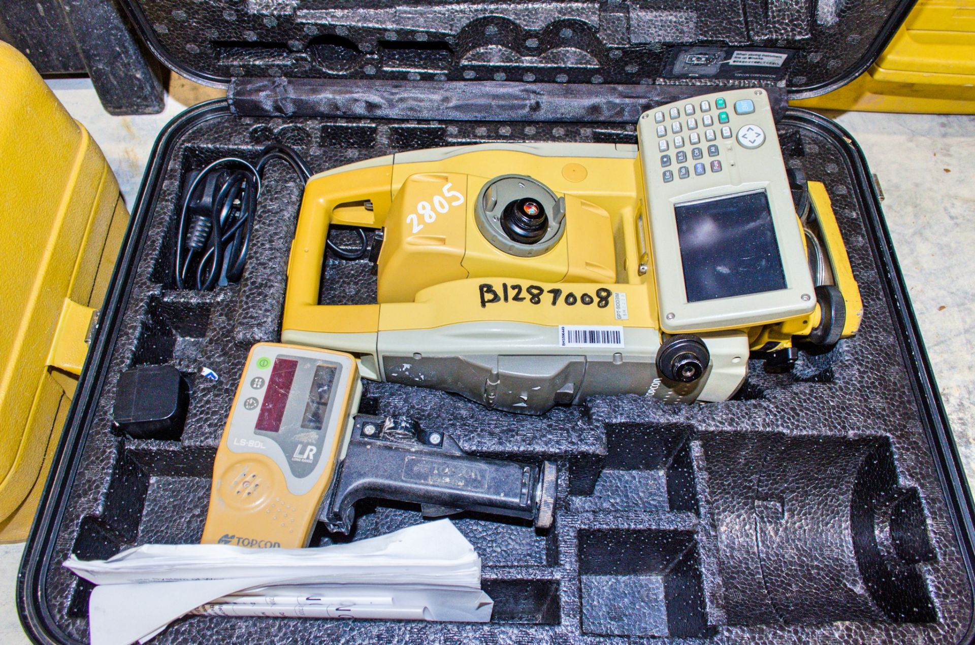 Topcon GPT 9003M total station c/w charger, battery