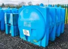 2000 litre plastic water tank c/w plastic bases