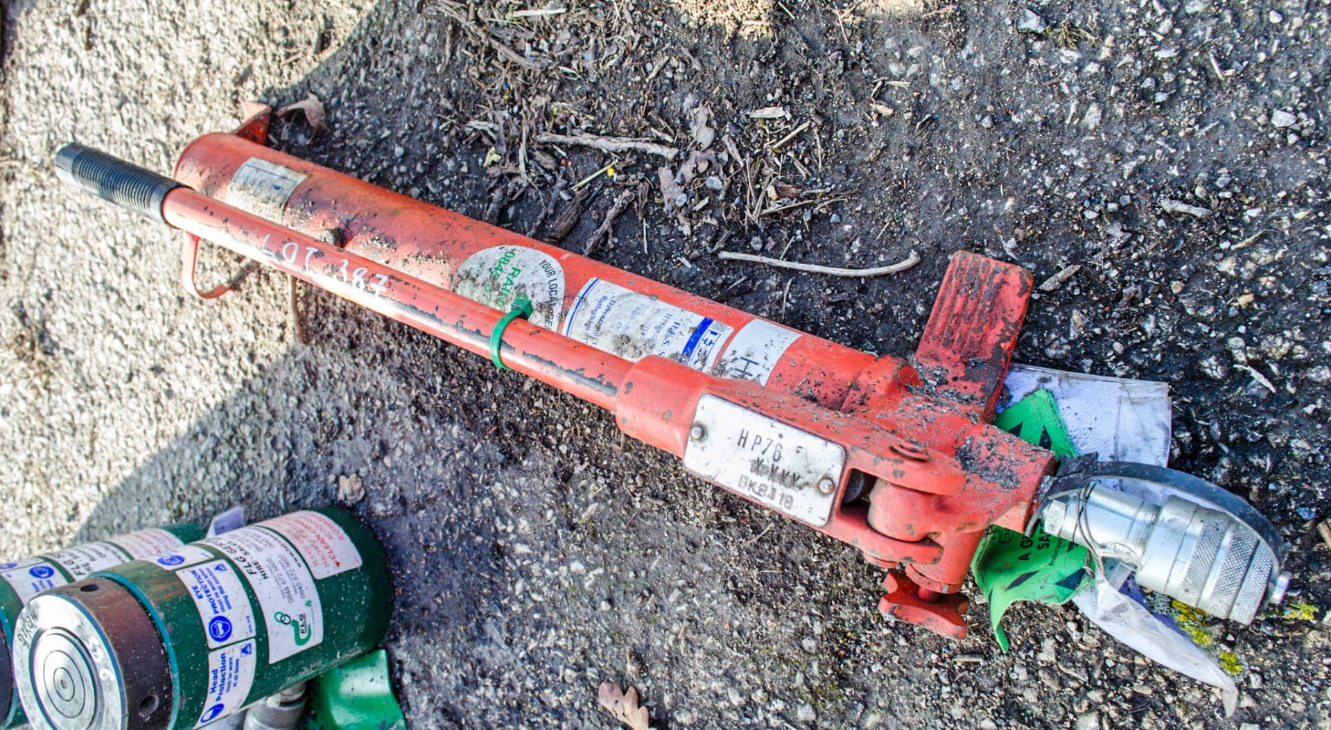 Hydraulic hand pump HP76