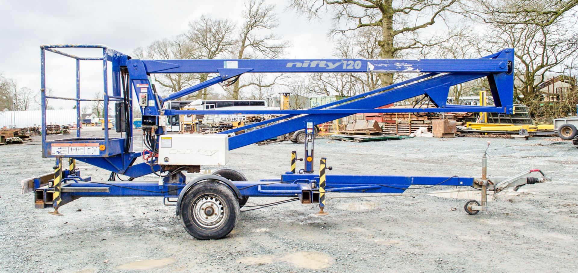 Nifty 120 ME fast tow boom access lift Year: 2005 S/N: 12698 - Image 7 of 10