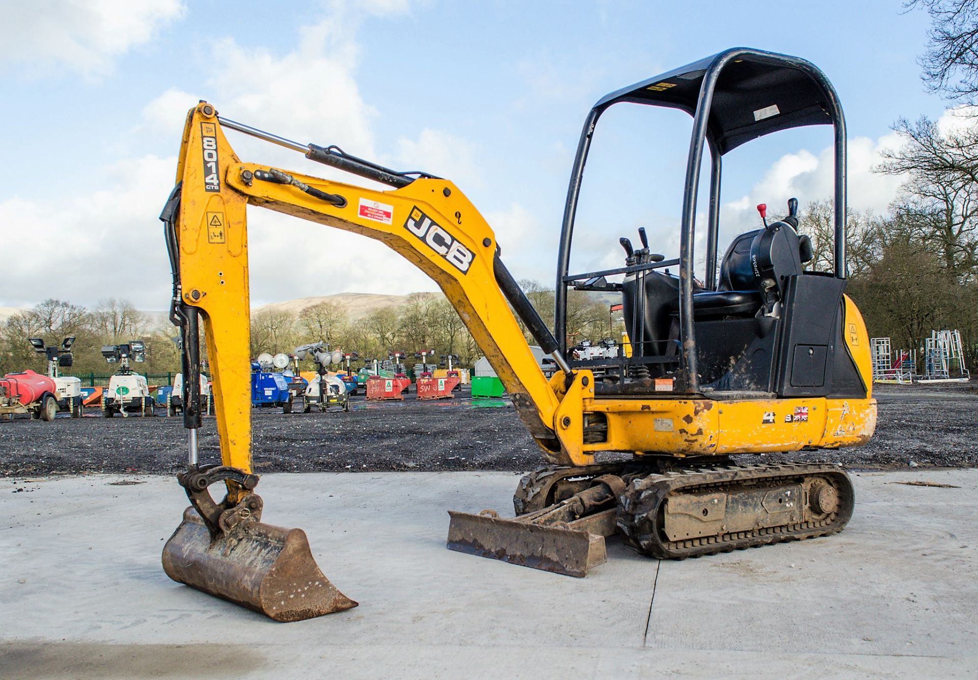 JCB 801.4 1.5 CTS tonne rubber tracked mini excavator Year: 2014 S/N: 2078489 Recorded Hours: 1224
