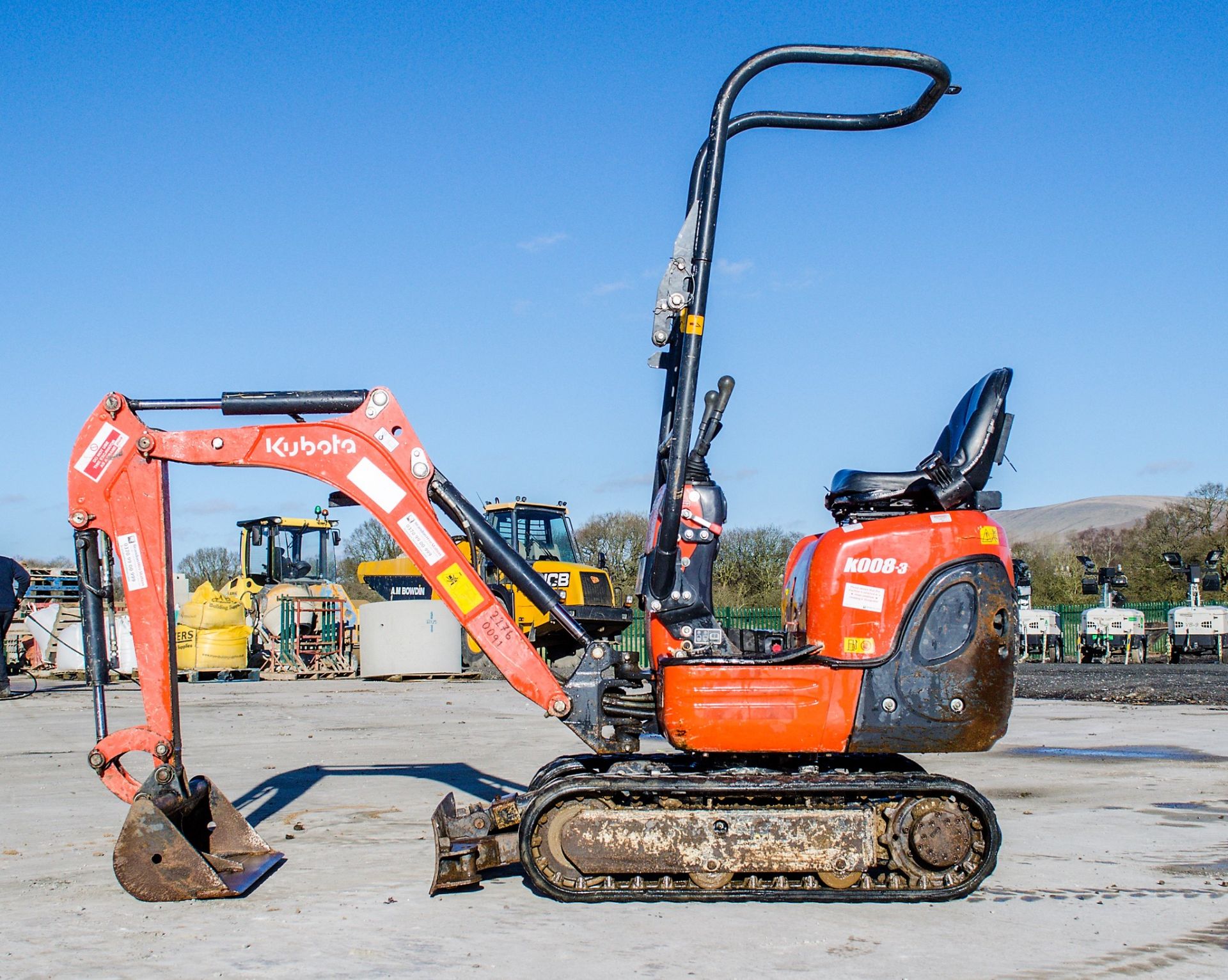 Kubota K008-3 0.8 tonne rubber tracked micro excavator Year: 2017 S/N: 29572 Recorded Hours: 732 - Image 7 of 19