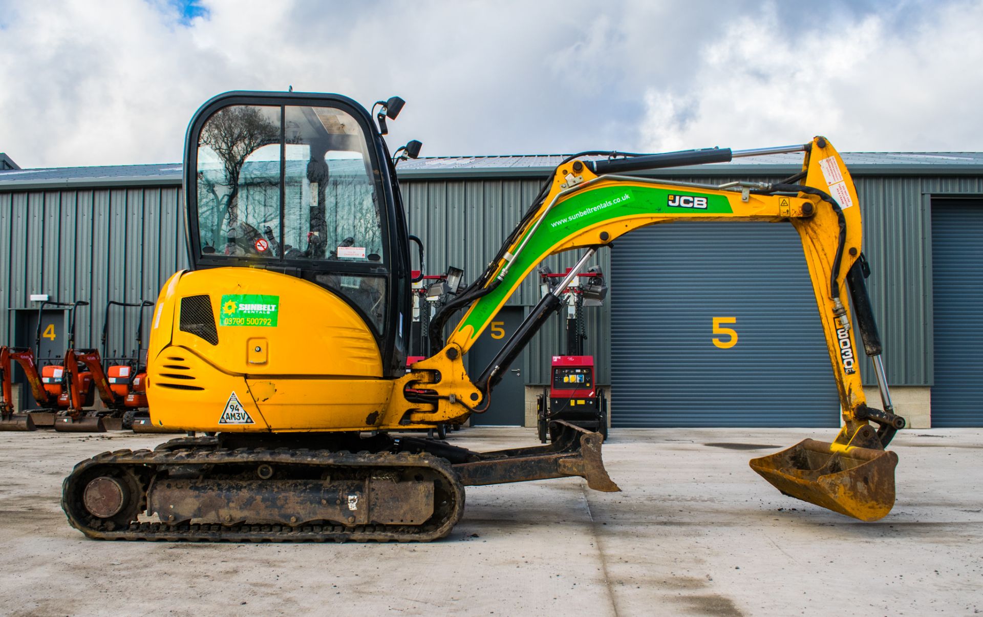 JCB 8030 ZTS 3 tonne rubber tracked excavator Year: 2015 S/N: 432332 Recorded Hours: blade, - Image 7 of 16