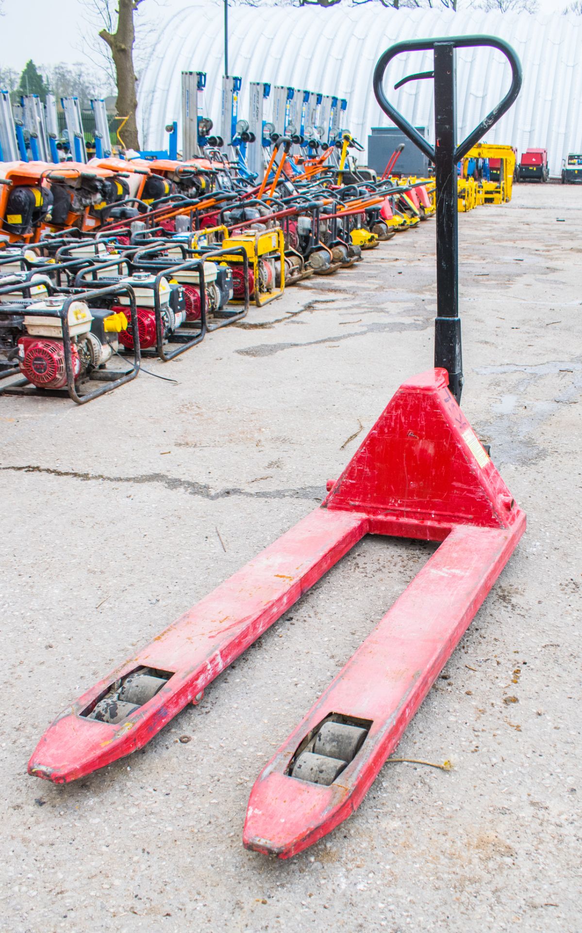 Hand hydraulic pallet truck