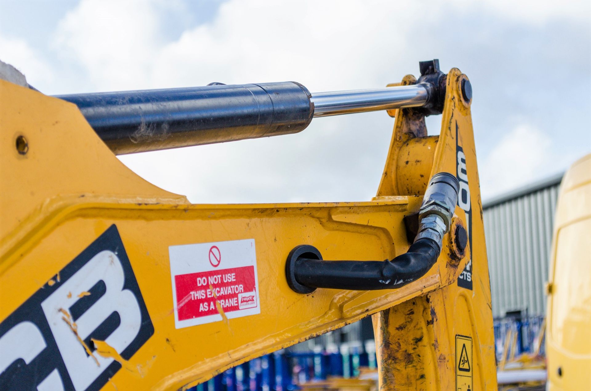 JCB 801.4 1.5 CTS tonne rubber tracked mini excavator Year: 2014 S/N: 2078489 Recorded Hours: 1224 - Image 15 of 20