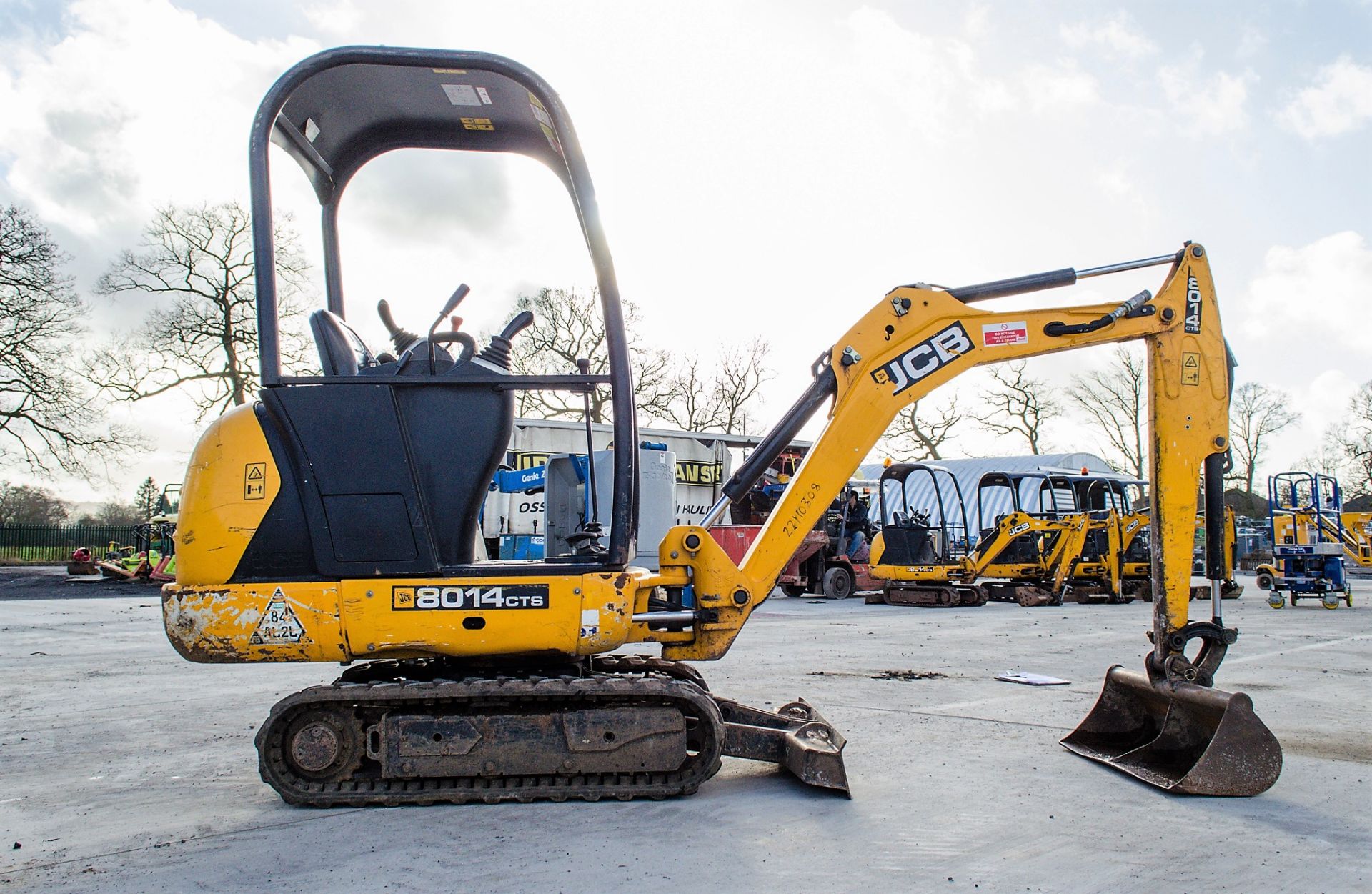 JCB 801.4 1.5 CTS tonne rubber tracked mini excavator Year: 2014 S/N: 2078489 Recorded Hours: 1224 - Image 8 of 20