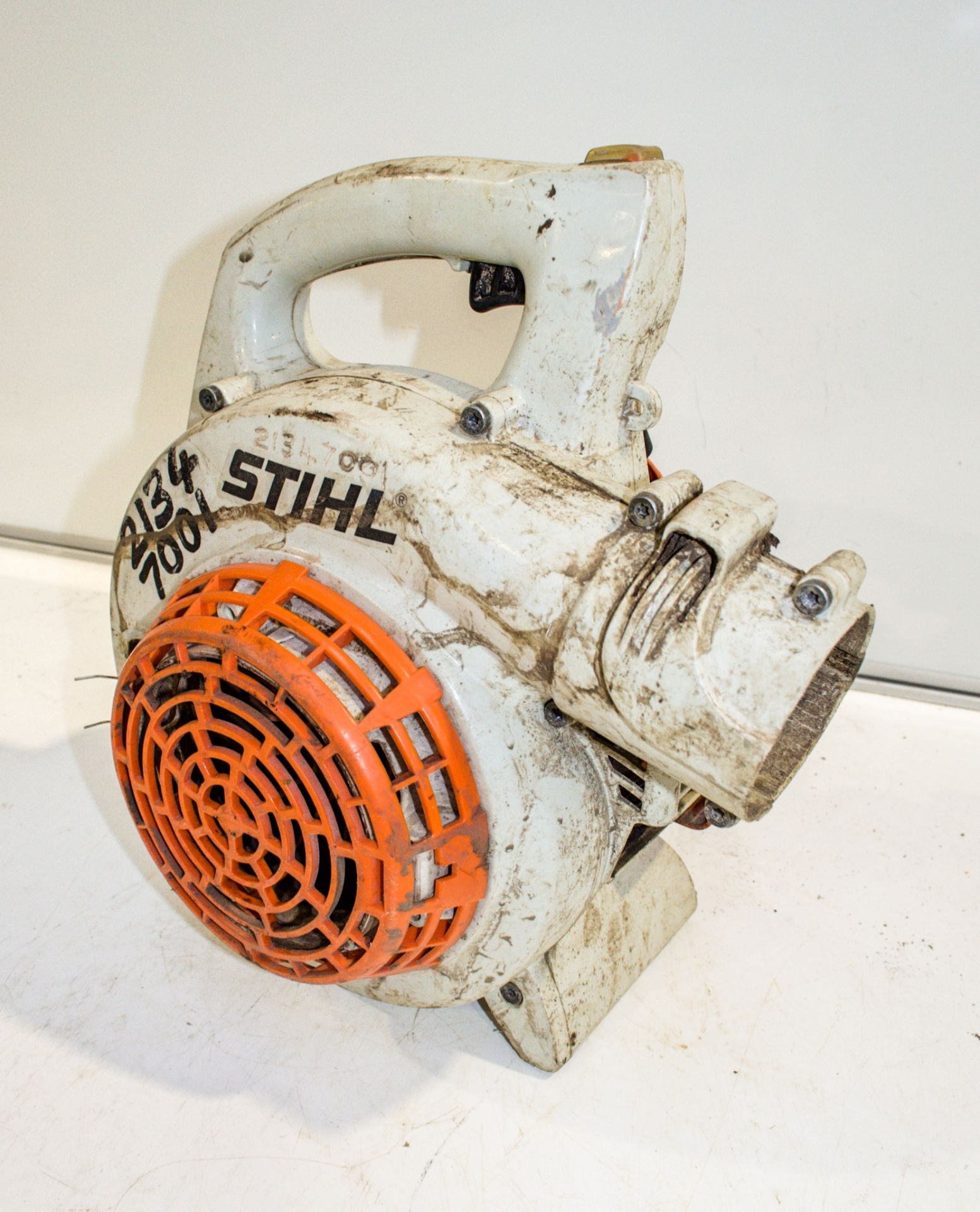 Stihl petrol driven leaf blower ** Tube missing ** - Image 2 of 2