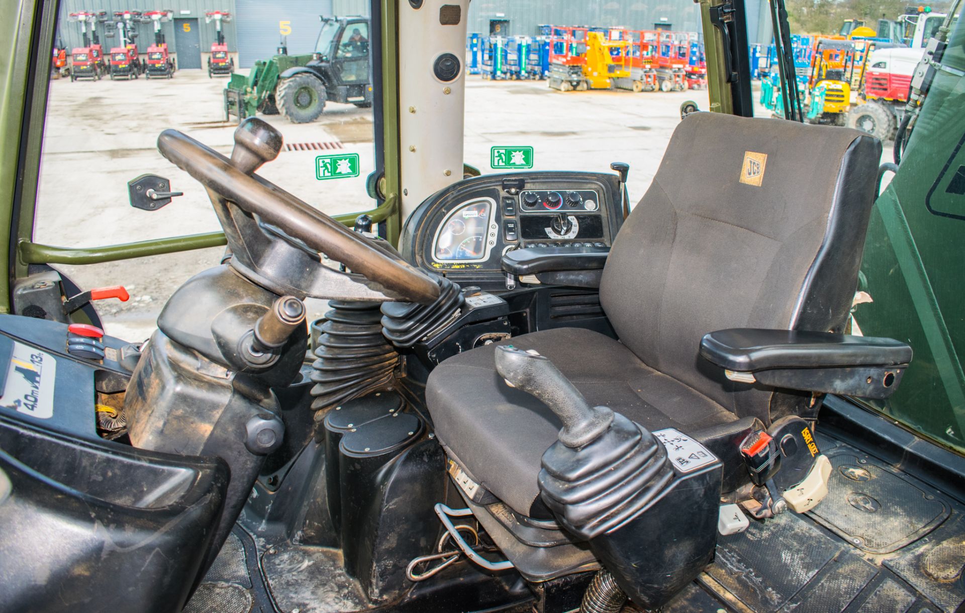 JCB 4CX Sitemaster backhoe loader  Year: 2010 S/N: 2004062 Recorded Hours: 2988 c/w spare wheel & - Bild 22 aus 25