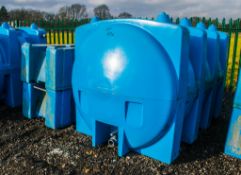 2000 litre plastic water tank c/w plastic bases