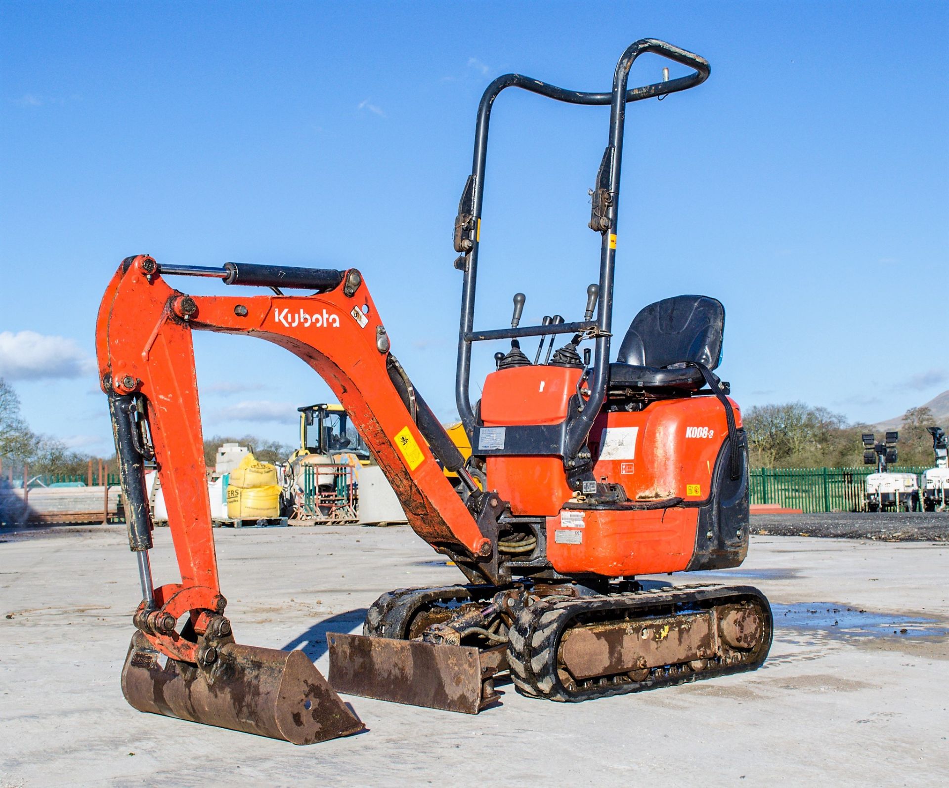 Kubota K008-3 0.8 tonne rubber tracked micro excavator Year: 2017 S/N: 29349 Recorded Hours: 682
