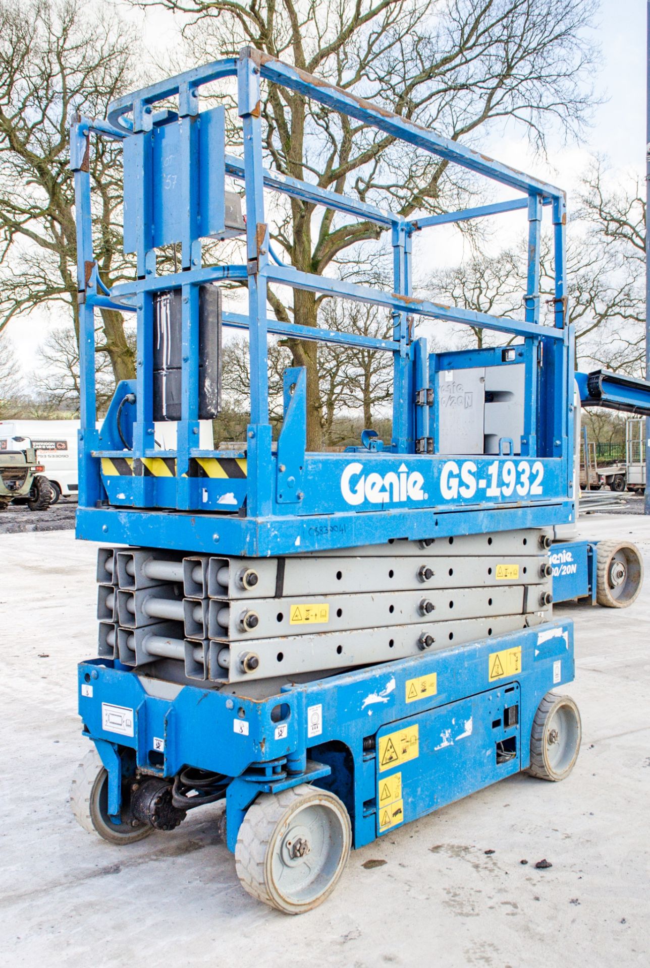 Genie GS1932 battery electric scissor lift access platform Year: 2007 S/N: 91067 Recorded Hours: 306