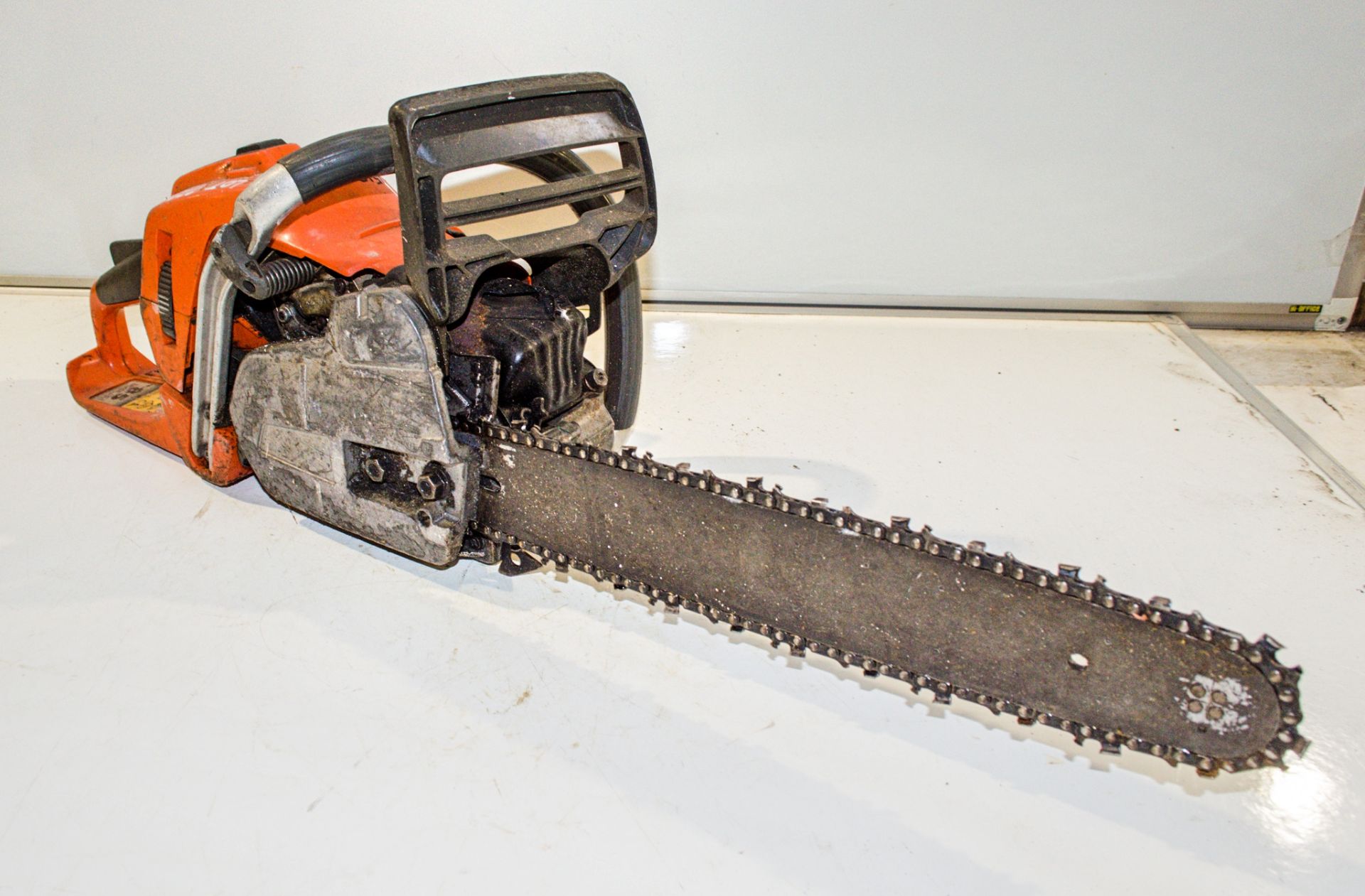 Husqvarna 550XP petrol driven chainsaw 1510-1318 - Image 2 of 2