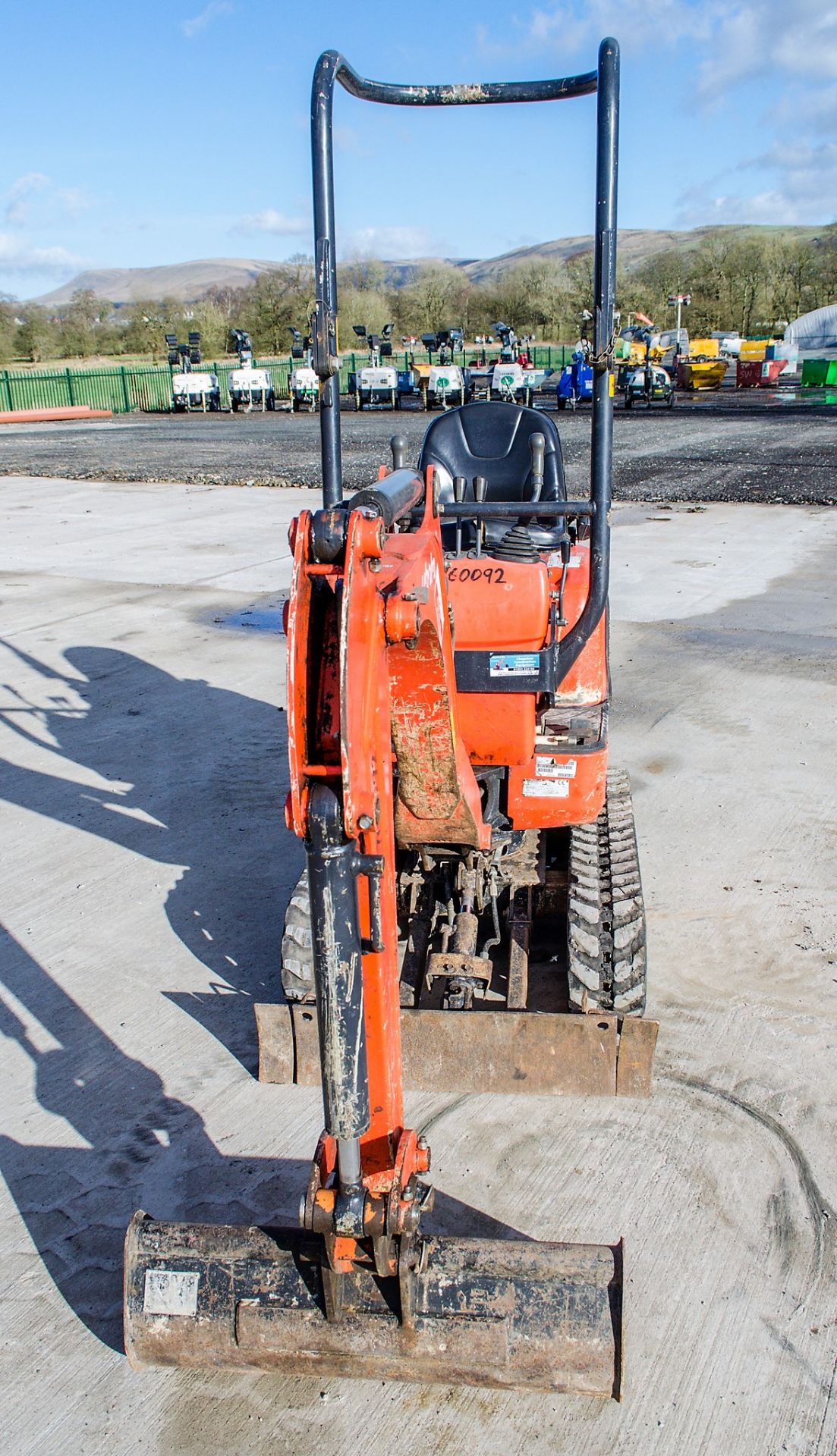 Kubota K008-3 0.8 tonne rubber tracked micro excavator Year: 2017 S/N: 29573 Recorded Hours: 1058 - Bild 5 aus 18