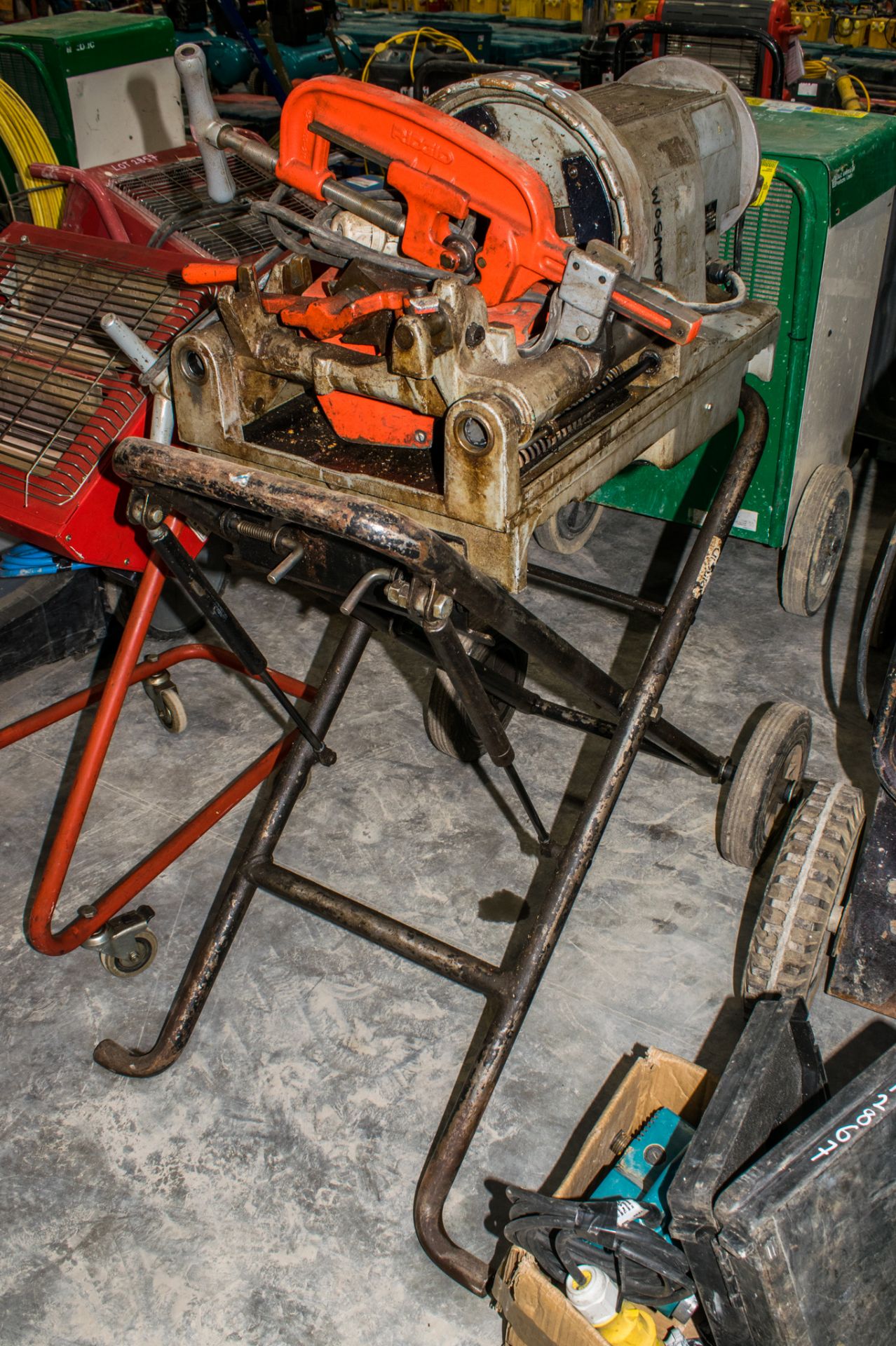Ridgid 1233 pipe threading machine c/w stand & foot pedal