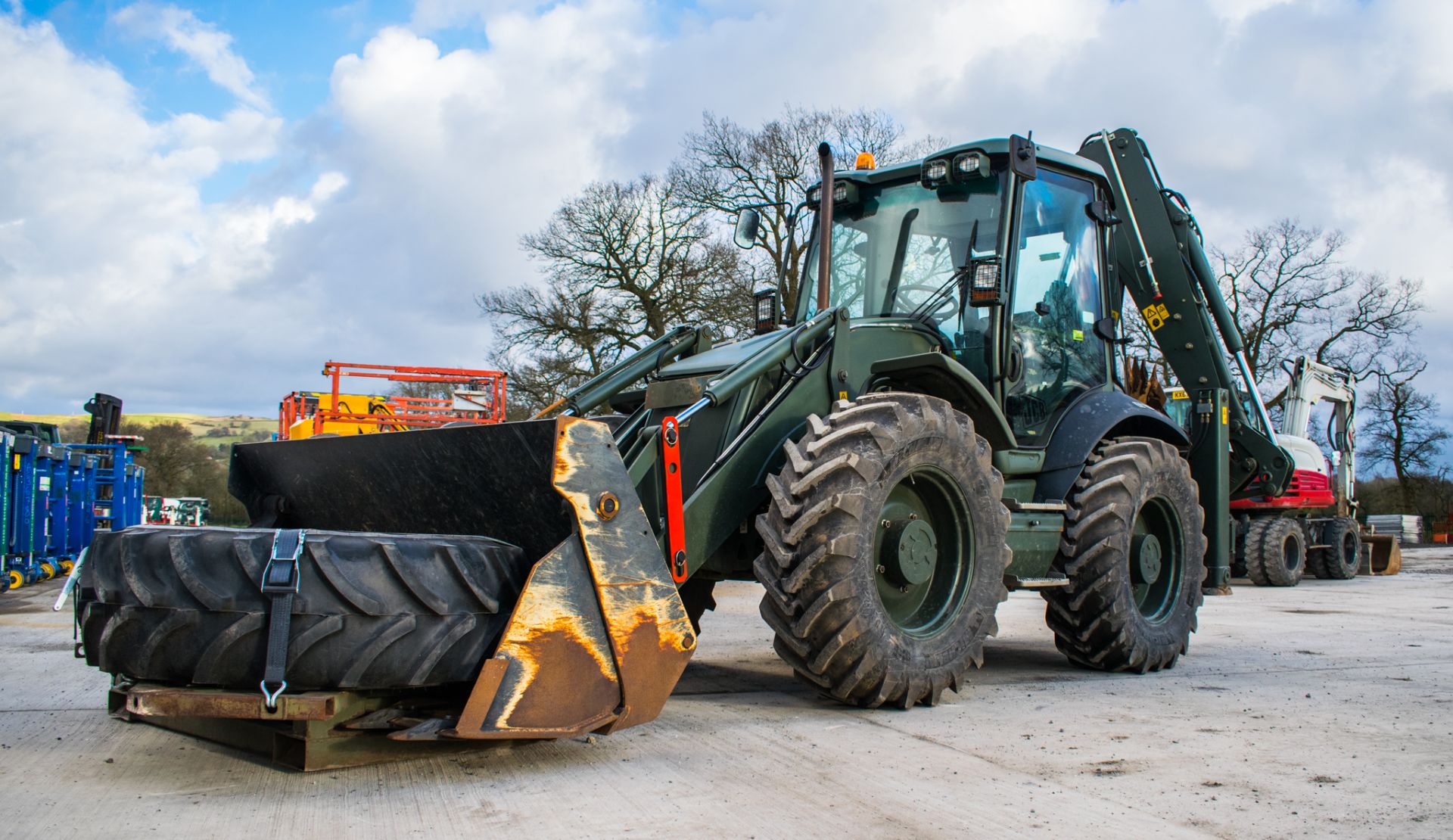 JCB 4CX Sitemaster backhoe loader  Year: 2010 S/N: 2004062 Recorded Hours: 2988 c/w spare wheel &