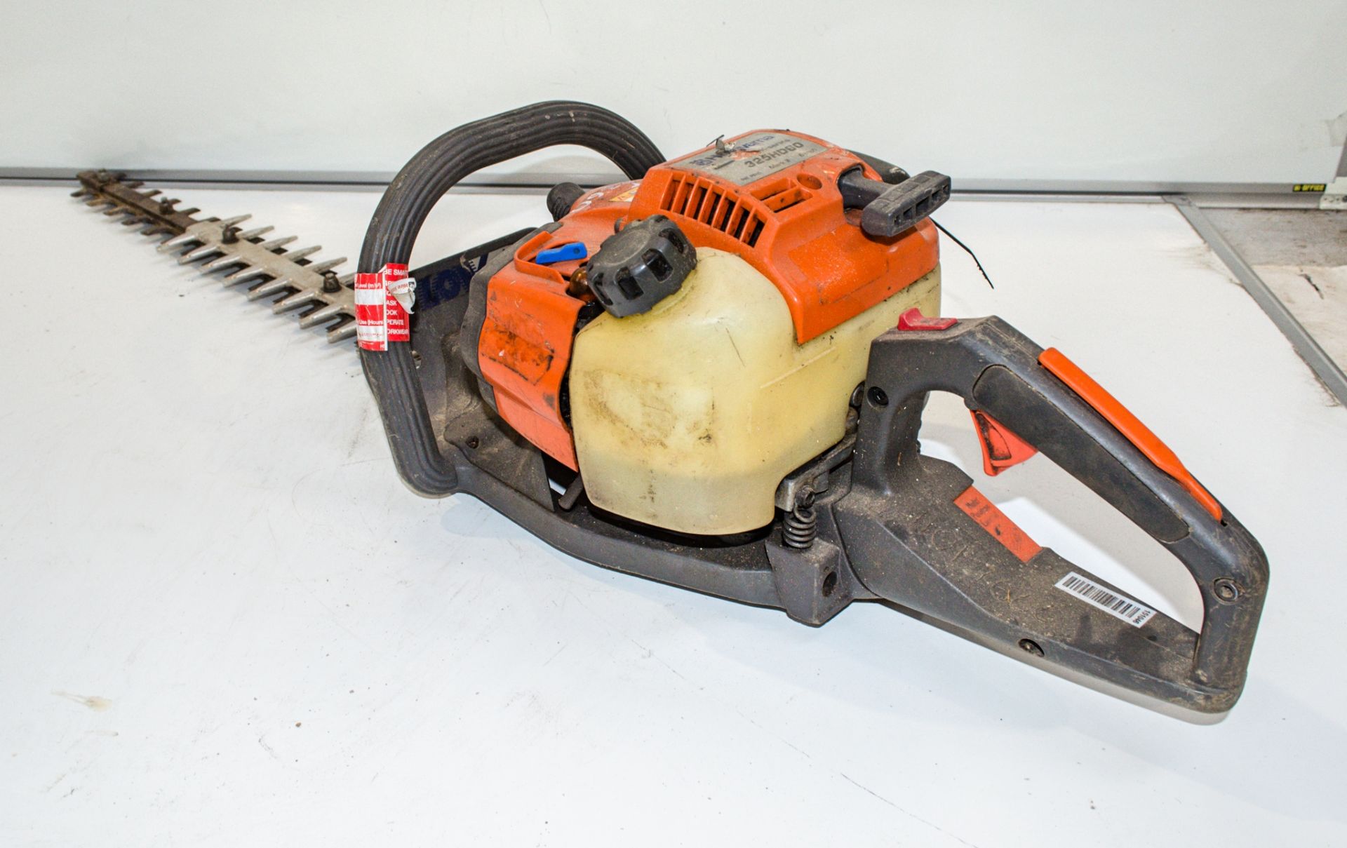 Husqvarna 325 HD60 petrol driven hedge cutter