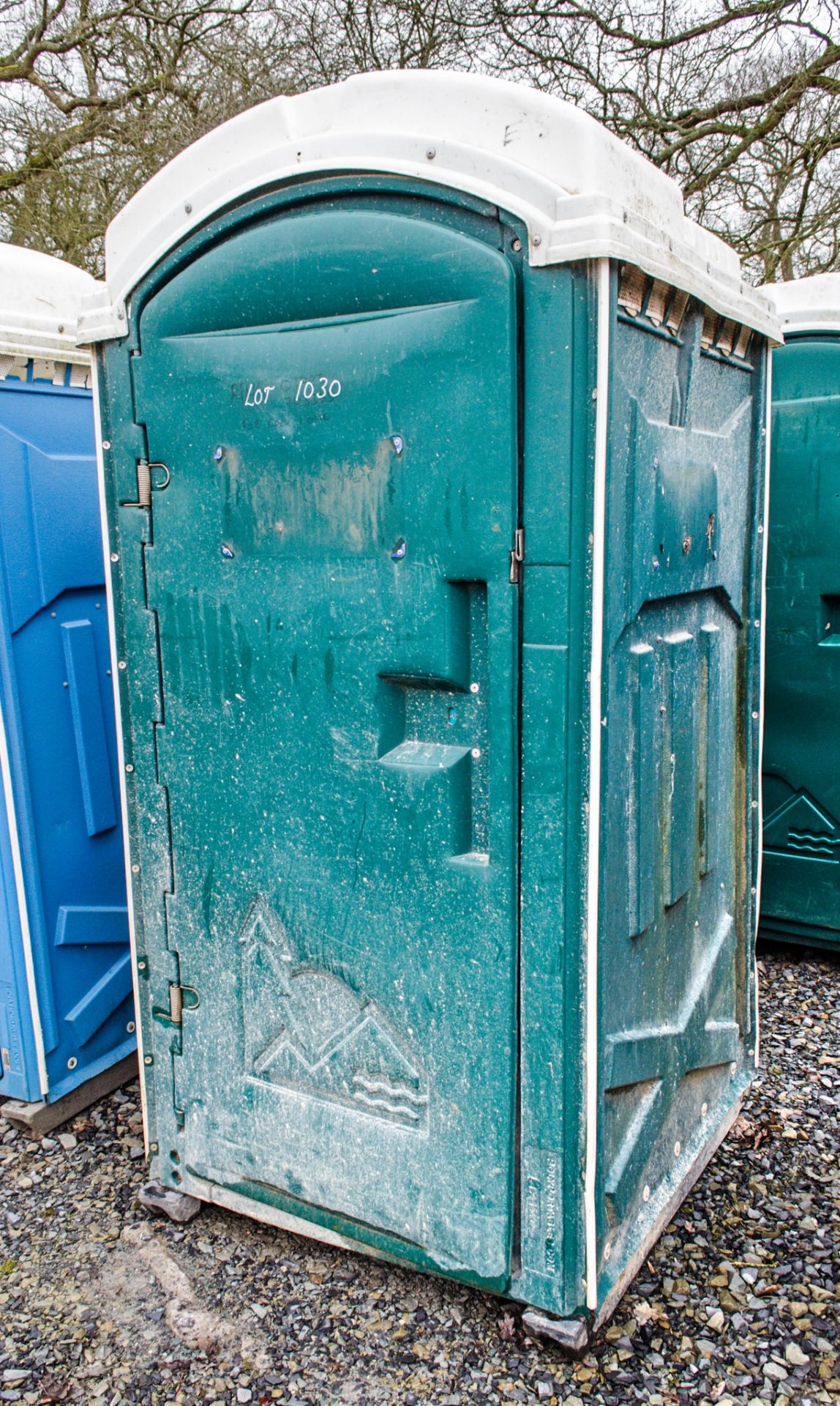 Plastic portable toilet