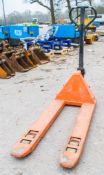 Hand hydraulic pallet truck