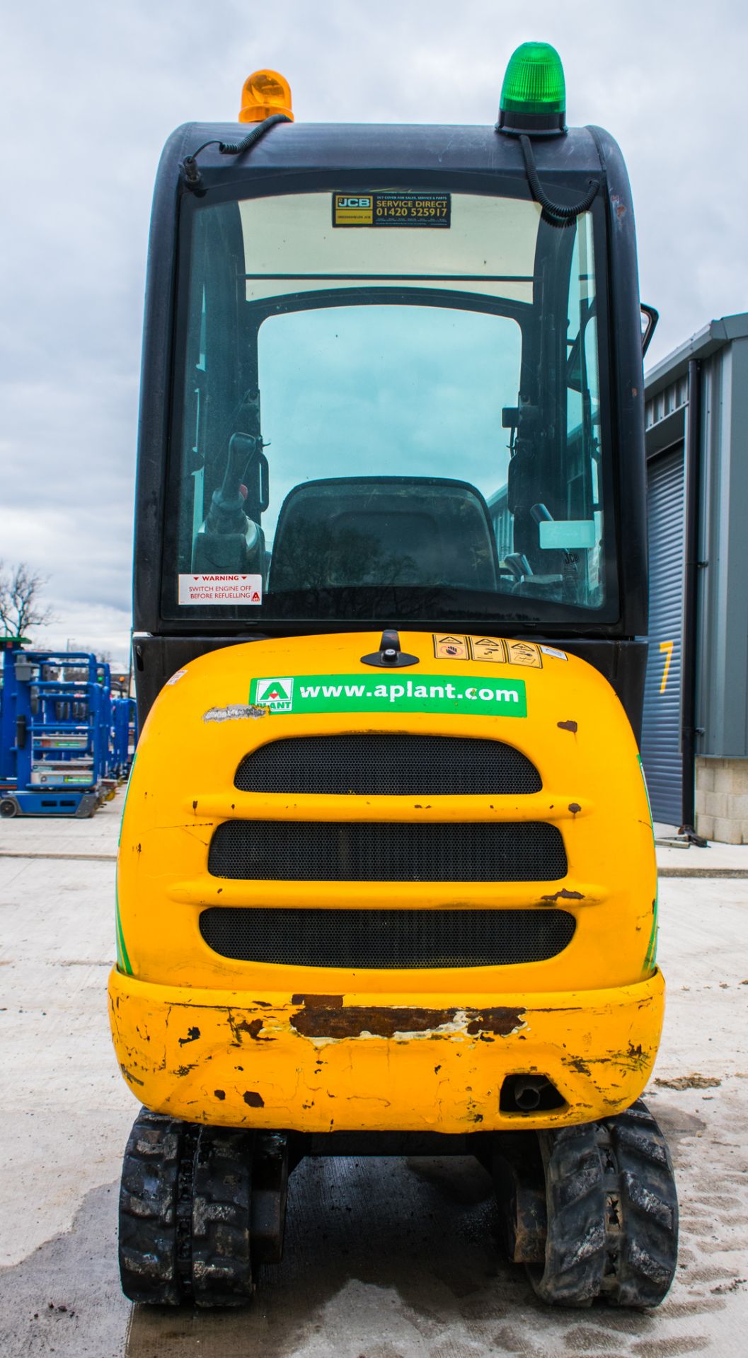 JCB 801.6 1.5 tonne rubber tracked mini excavator Year: 2015 S/N: 2071769 Recorded Hours: 1518 - Image 6 of 17