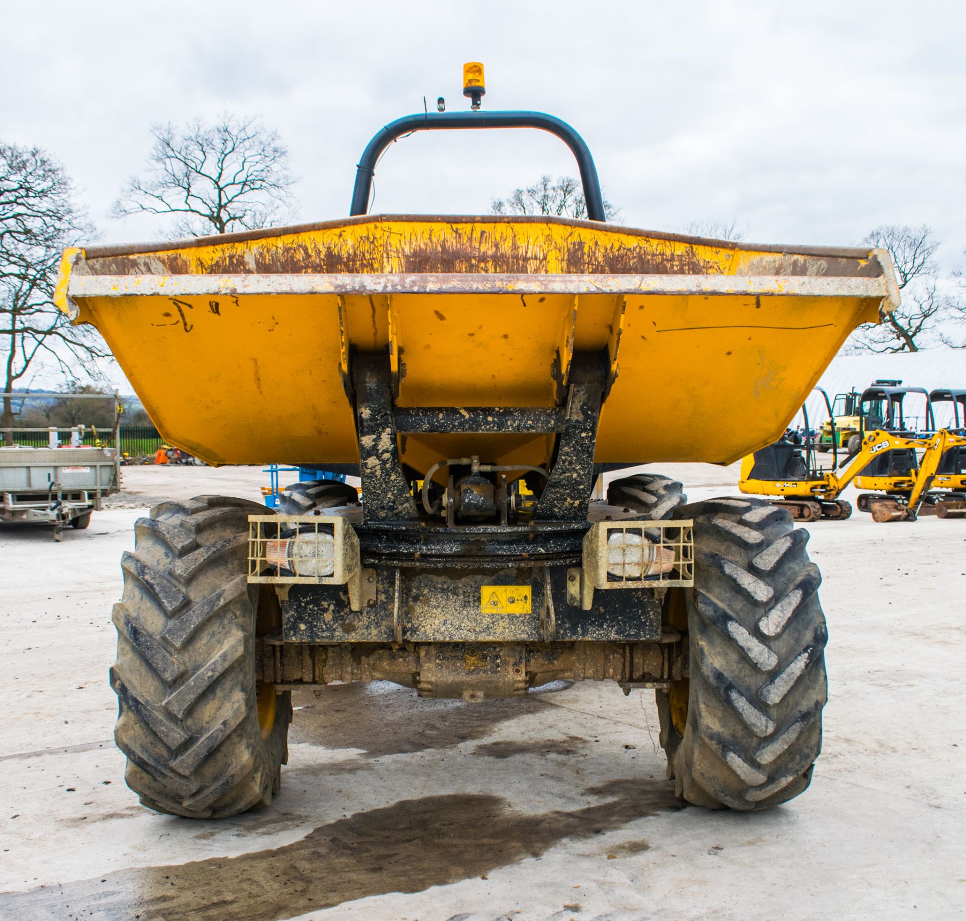 JCB 6 tonne swivel skip dumper Year: 2015 S/N: FRL8737 Recorded Hours: 1236 A680955 - Image 5 of 18