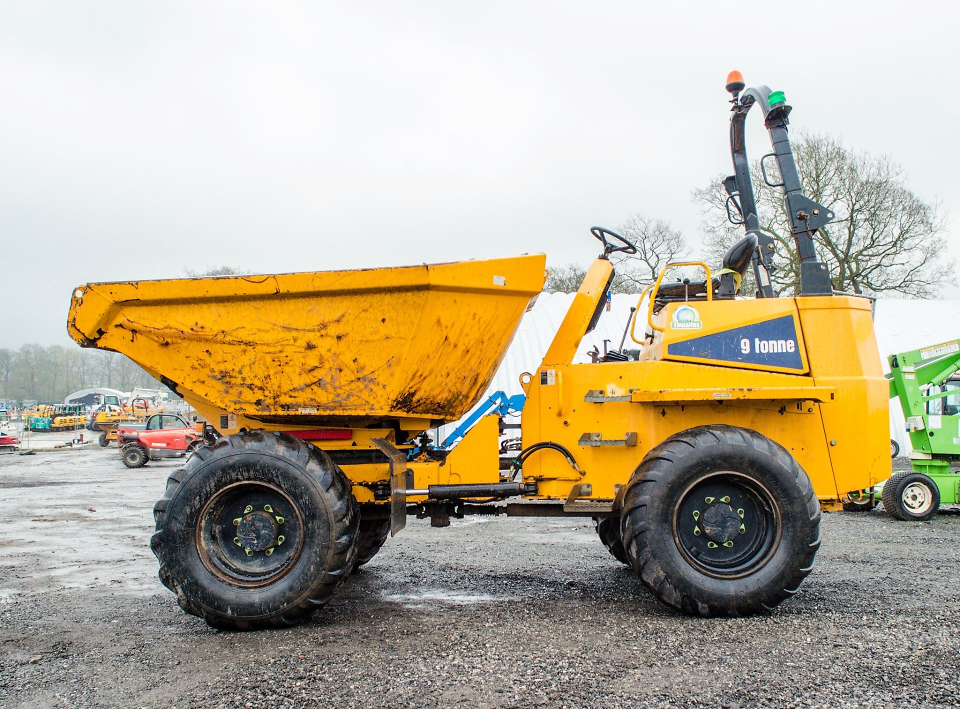 Thwaites 9 tonne swivel skip dumper  Year: 2015 S/N: SLCM698Z1502D1338 Recorded Hours: 2265 - Image 7 of 19