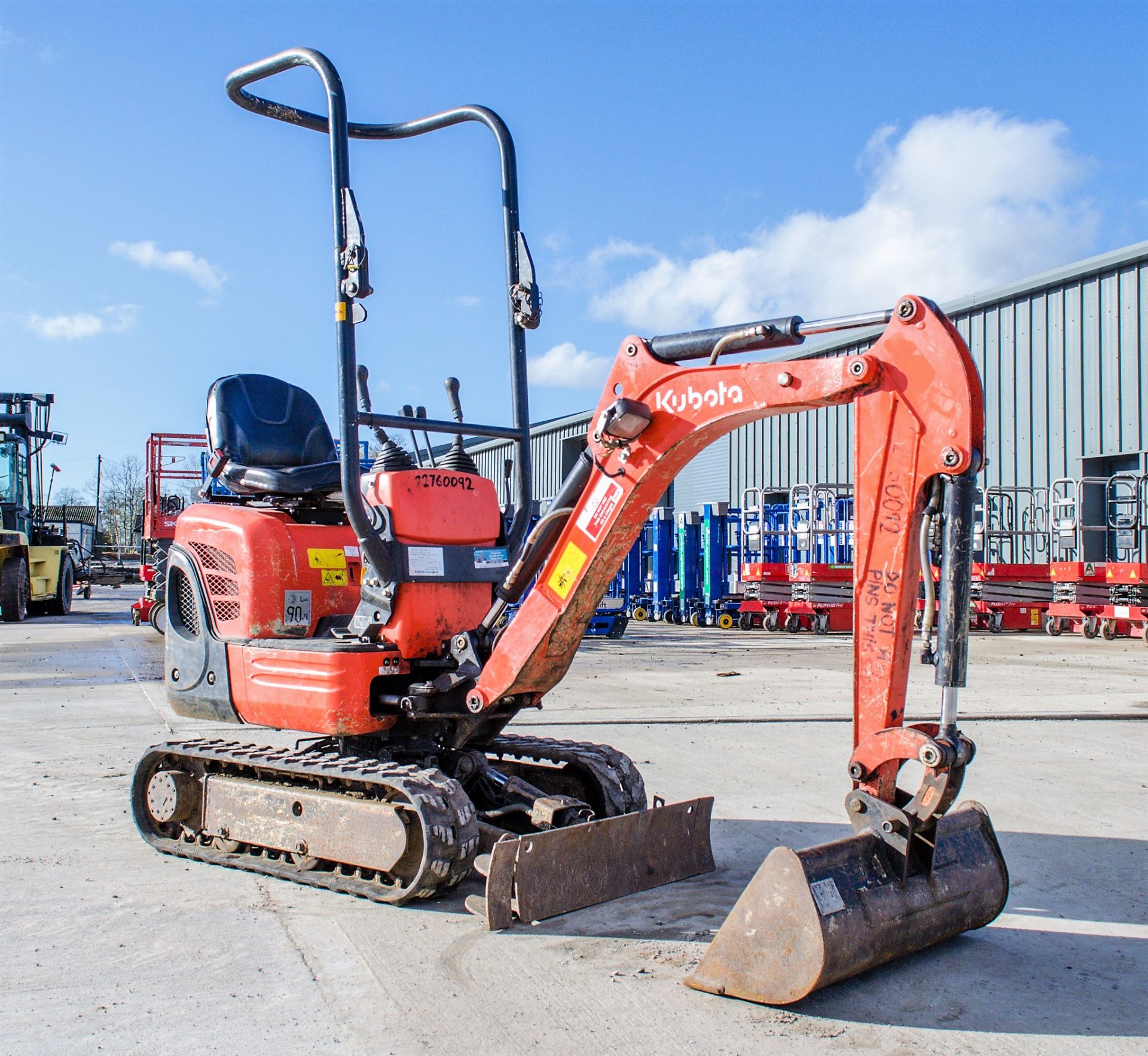 Kubota K008-3 0.8 tonne rubber tracked micro excavator Year: 2017 S/N: 29573 Recorded Hours: 1058 - Image 2 of 18