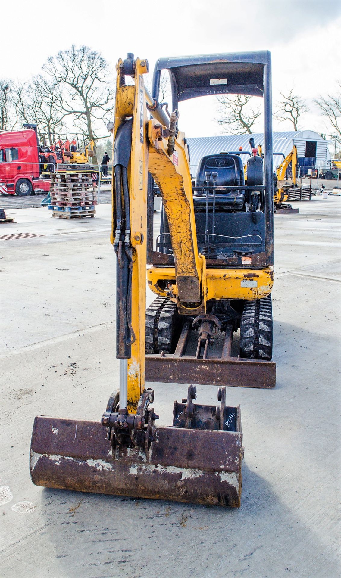 JCB 801.4 CTS 1.5 tonne rubber tracked mini excavator Year: 2015 S/N 2076491 Recorded Hours: 2075 - Image 5 of 20