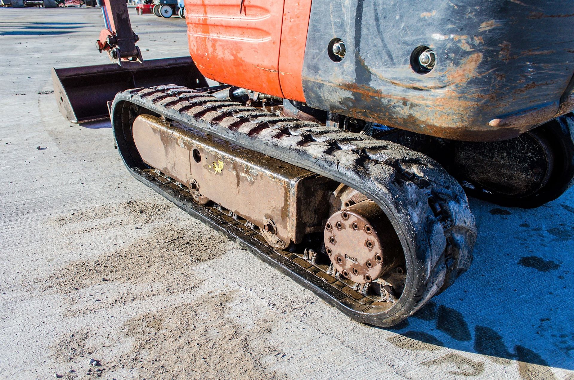 Kubota K008-3 0.8 tonne rubber tracked micro excavator Year: 2017 S/N: 29349 Recorded Hours: 682 - Image 10 of 18