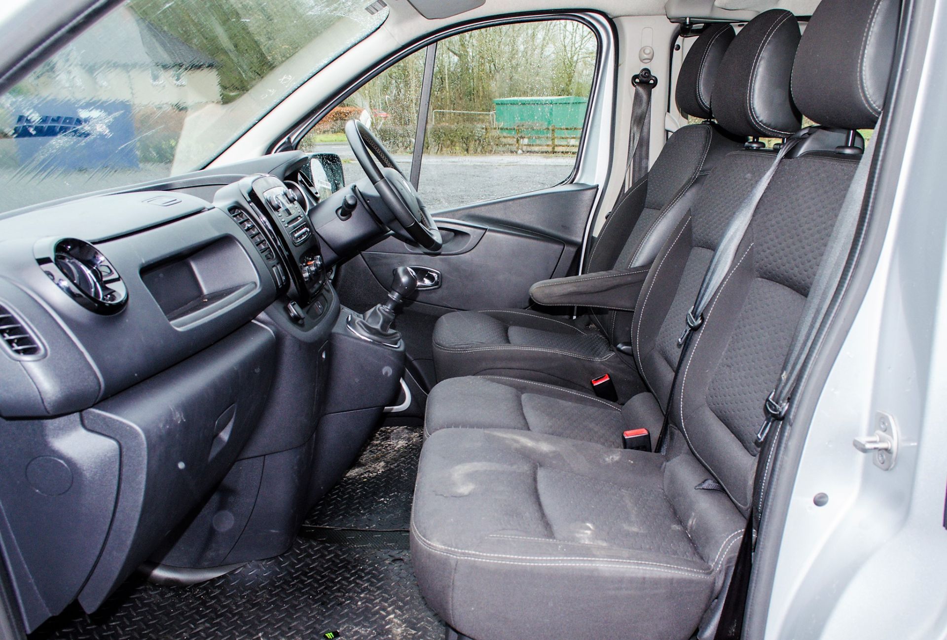 Vauxhall Vivaro 2900 Sportive CDTi 6 speed manual panel 6 seat crew van Registration Number: FA16 - Image 16 of 24