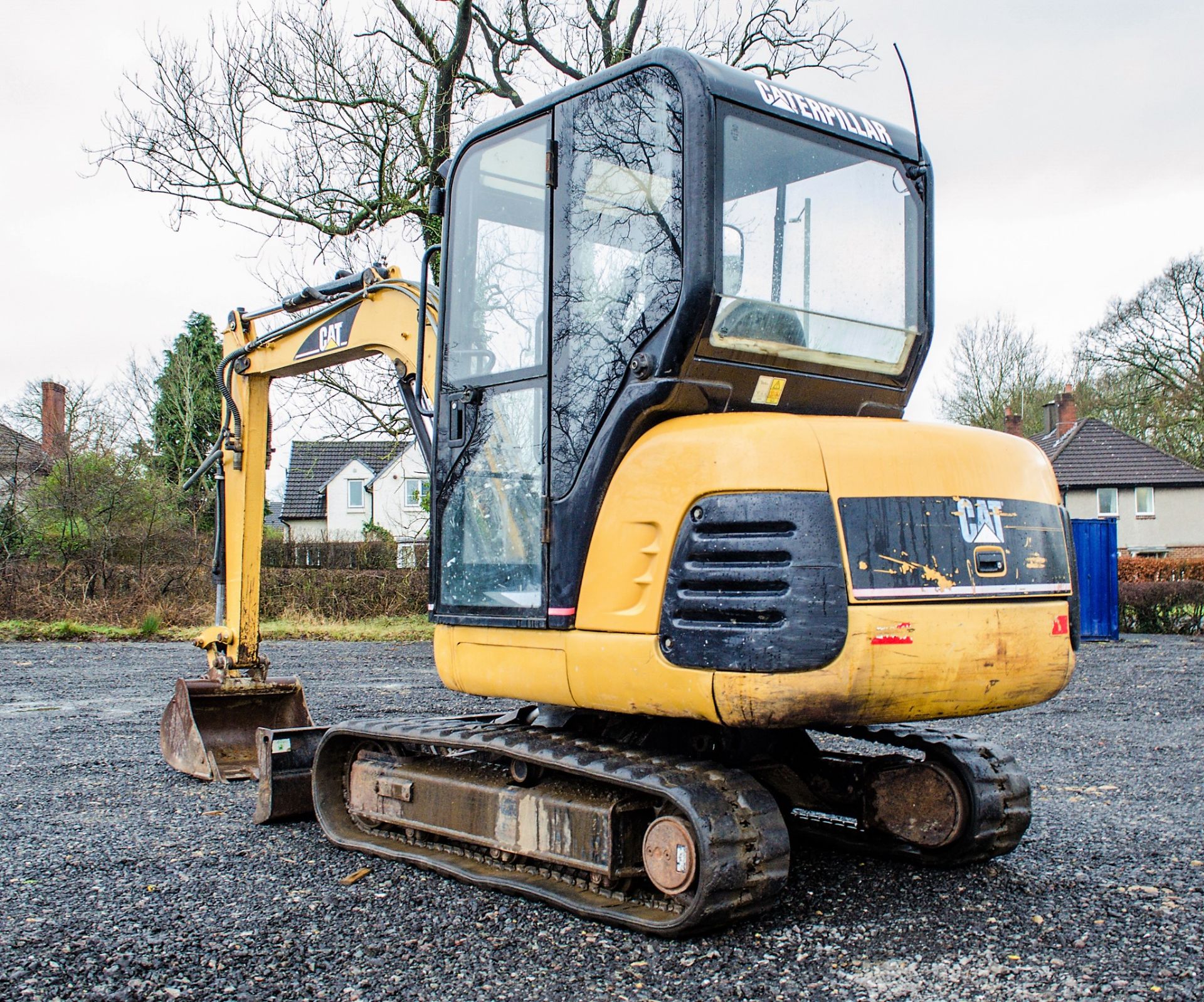 Caterpillar 302.5 2.8 tonne rubber tracked mini excavator Year: 2003 S/N: 4AZ05254 Recorded Hours: - Image 3 of 20