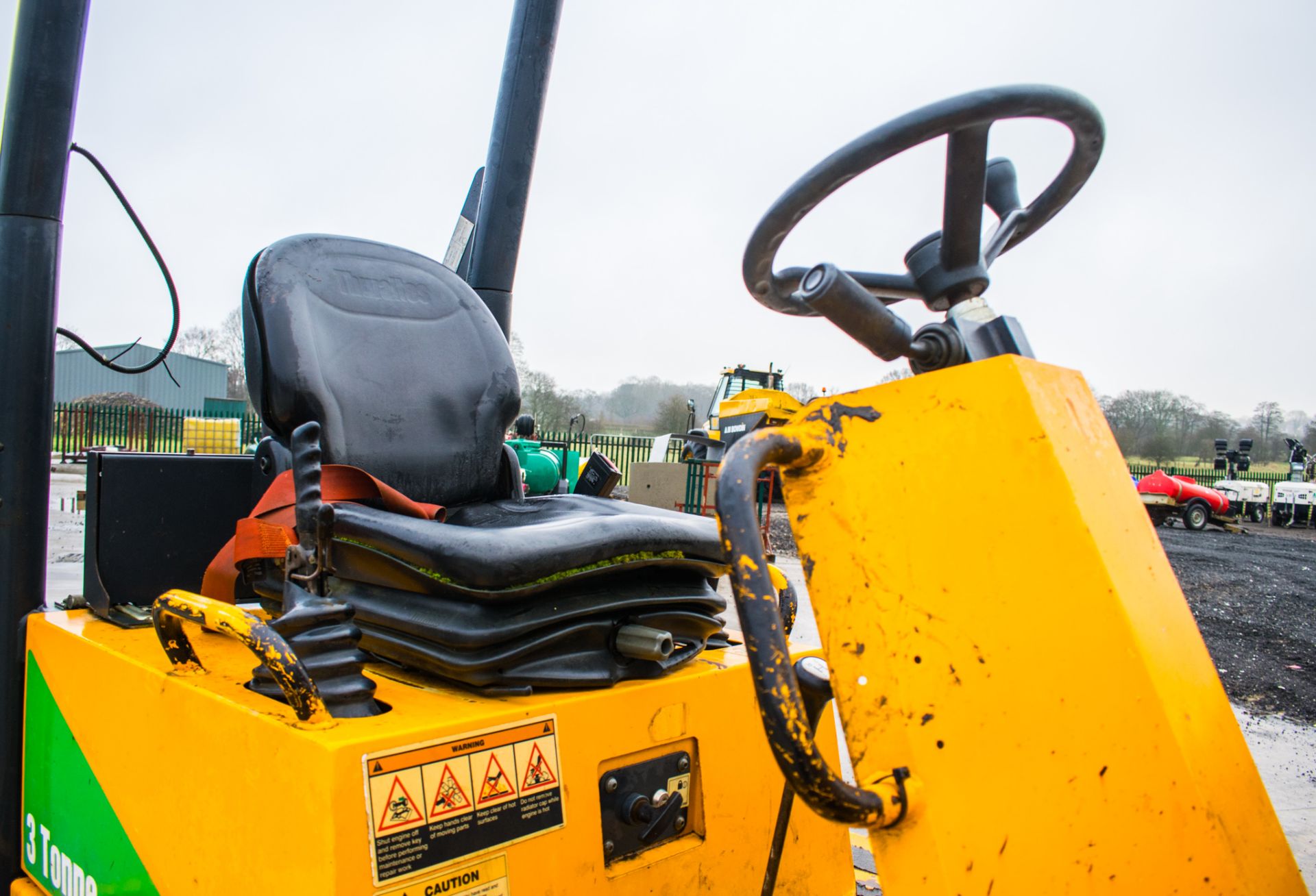 Thwaites 3 tonne swivel skip dumper  Year: 2014 S/N: C9911 Recorded Hours: 364 A642746 - Image 15 of 17