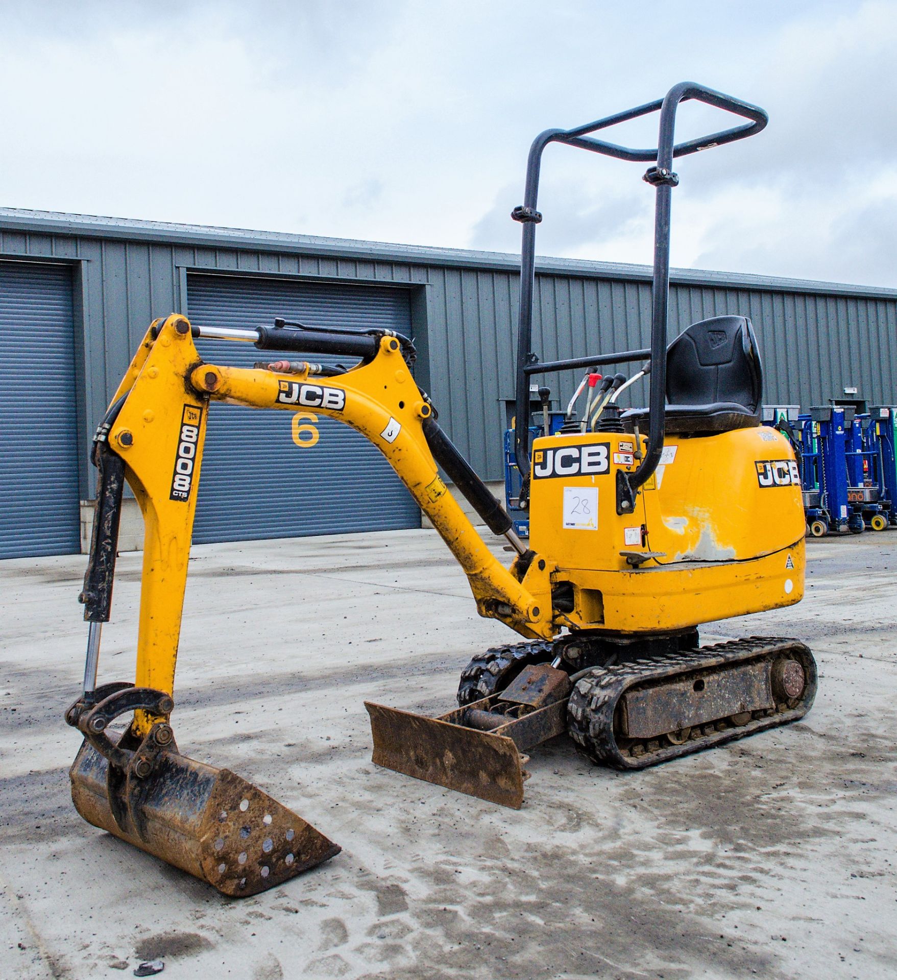 JCB 8008 CTS 0.8 tonne rubber tracked micro excavator Year: 2015 S/N: 2410729 Recorded Hours: 1176