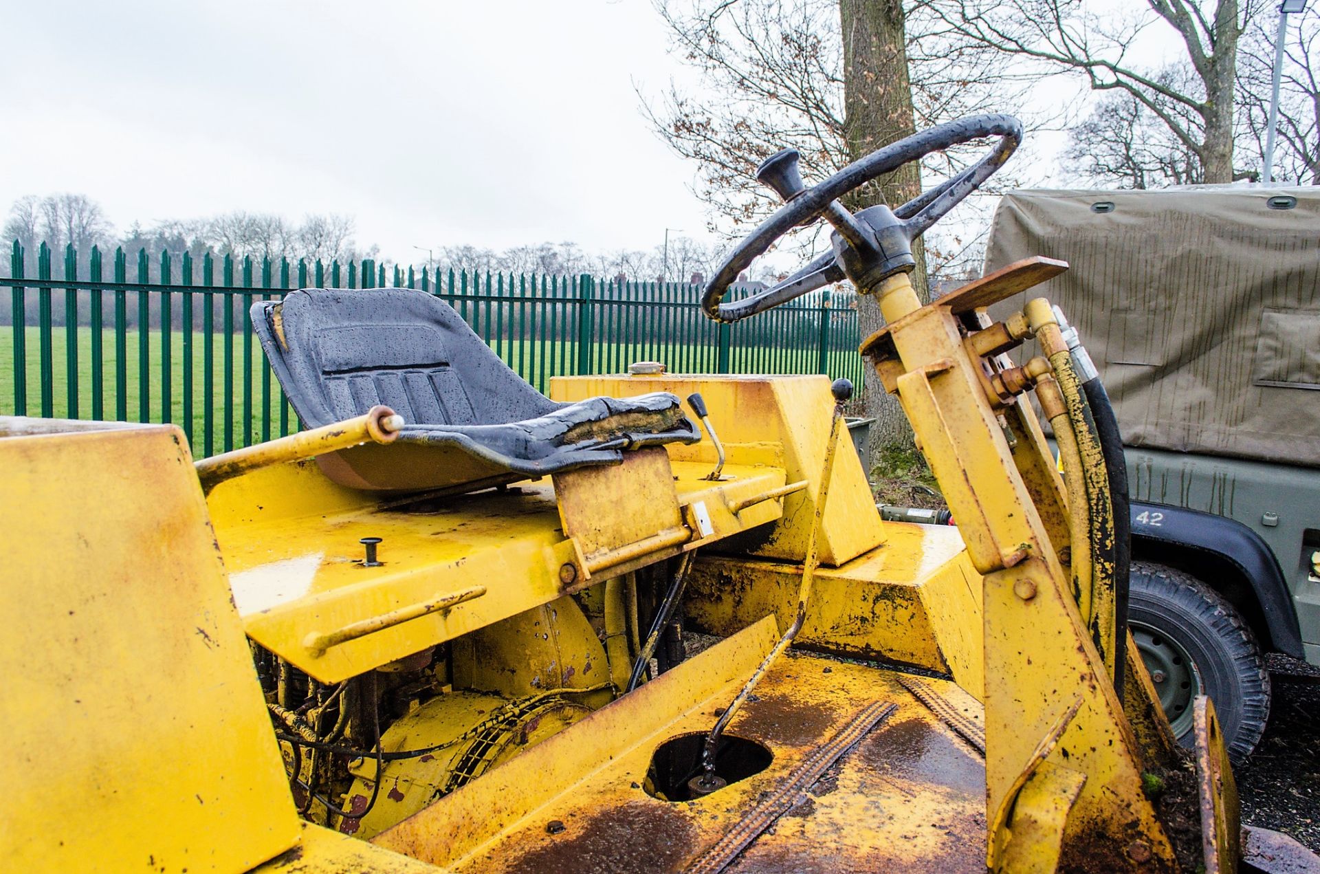 Winget 4B3000 3 tonne straight skip dumper  S/N: 800359 ** No VAT on hammer price but VAT will be - Image 14 of 15