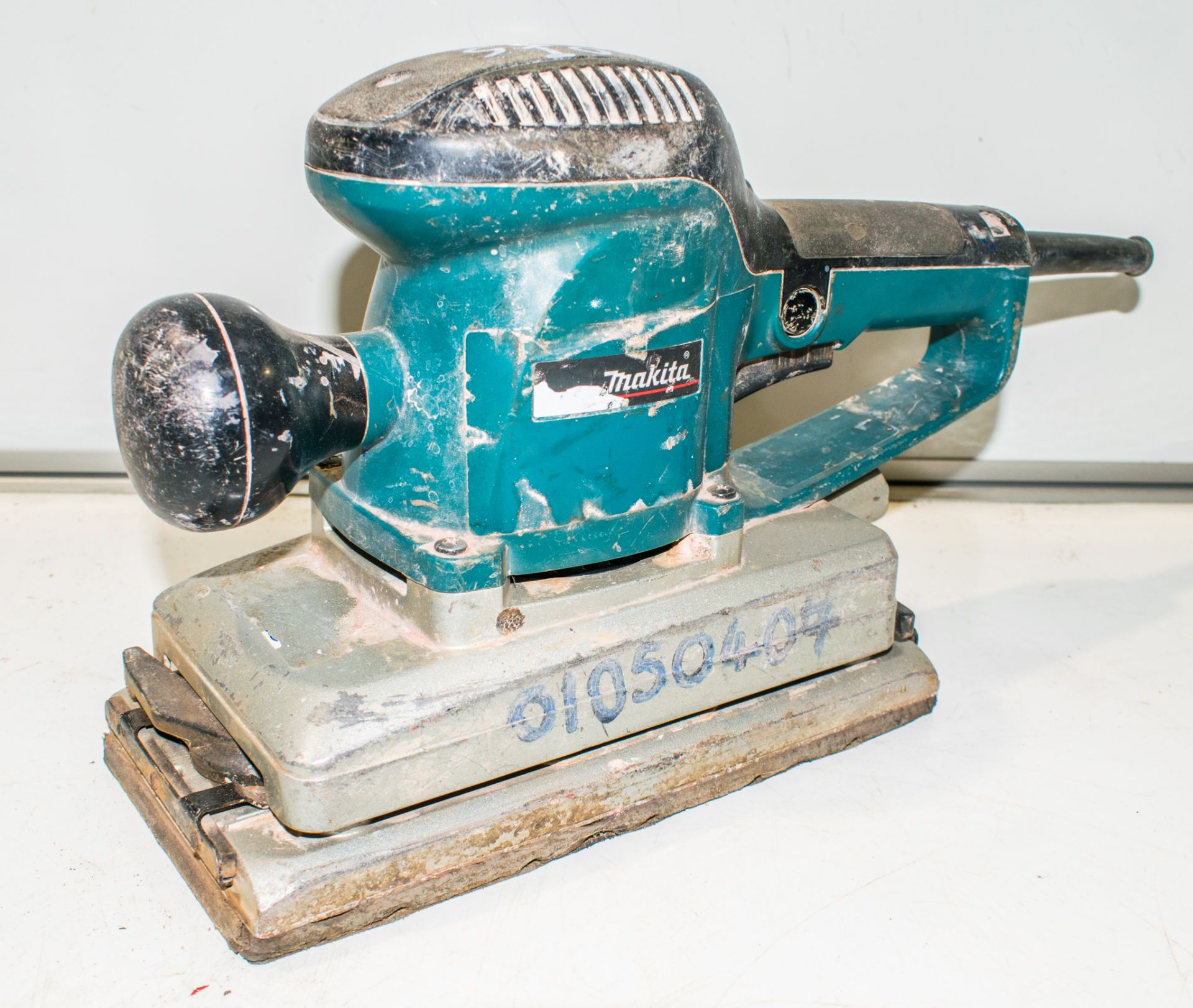 Makita BO4900V 110v sander