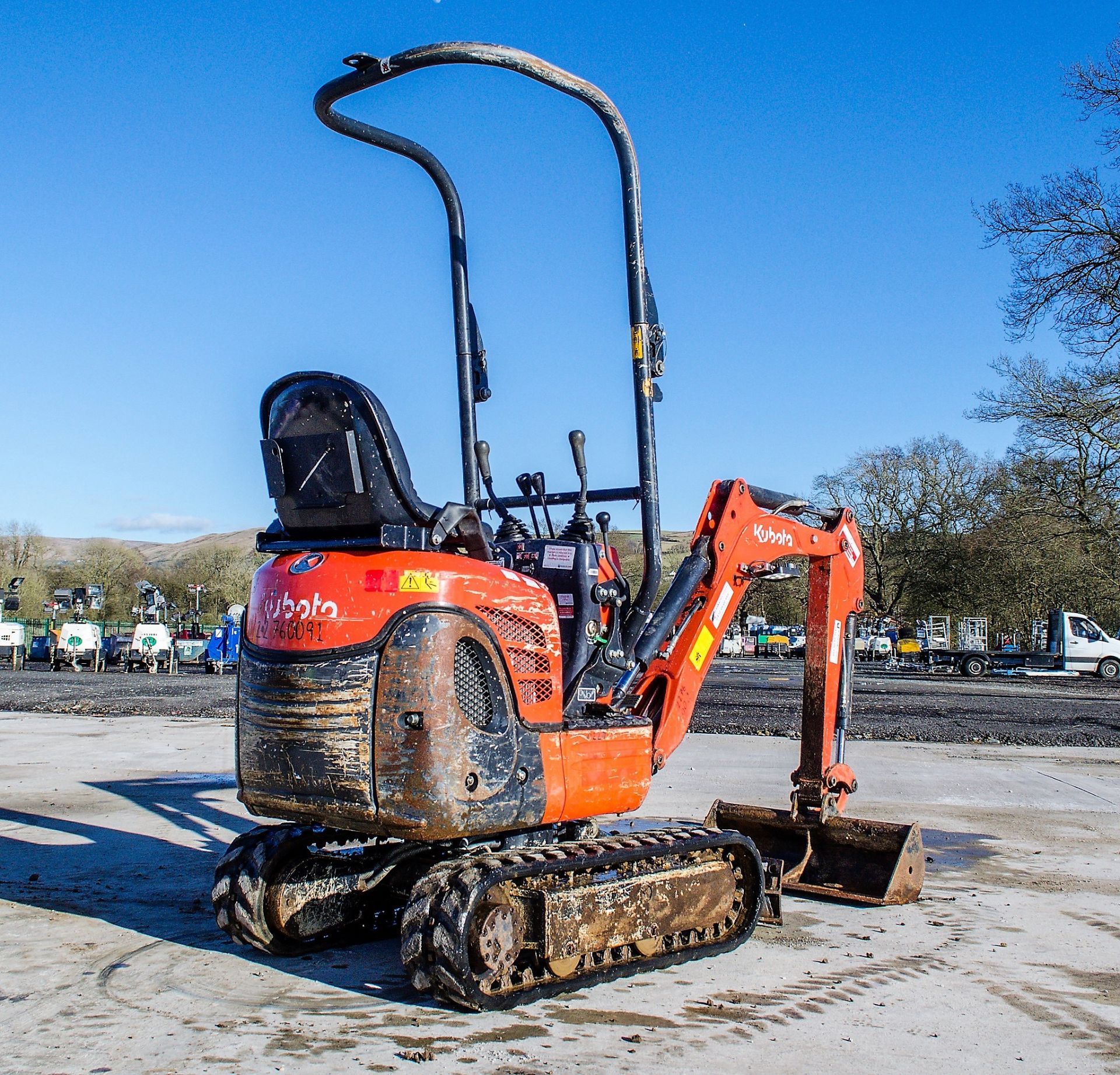 Kubota K008-3 0.8 tonne rubber tracked micro excavator Year: 2017 S/N: 29572 Recorded Hours: 732 - Image 4 of 19