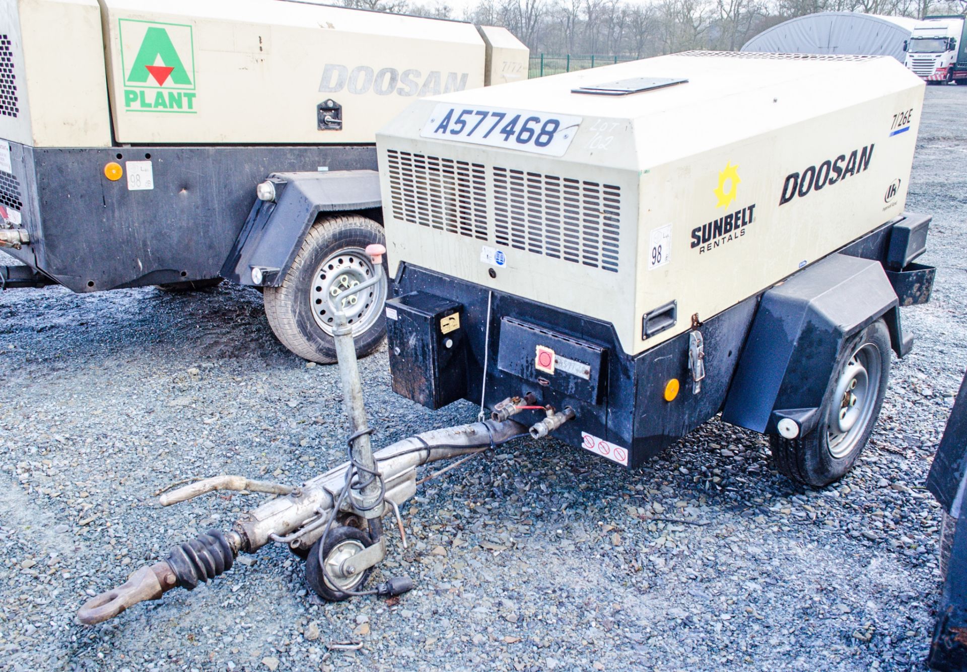 Doosan 7/26E diesel driven fast tow mobile air compressor/generator Year: 2012 S/N: 10916 Recorded